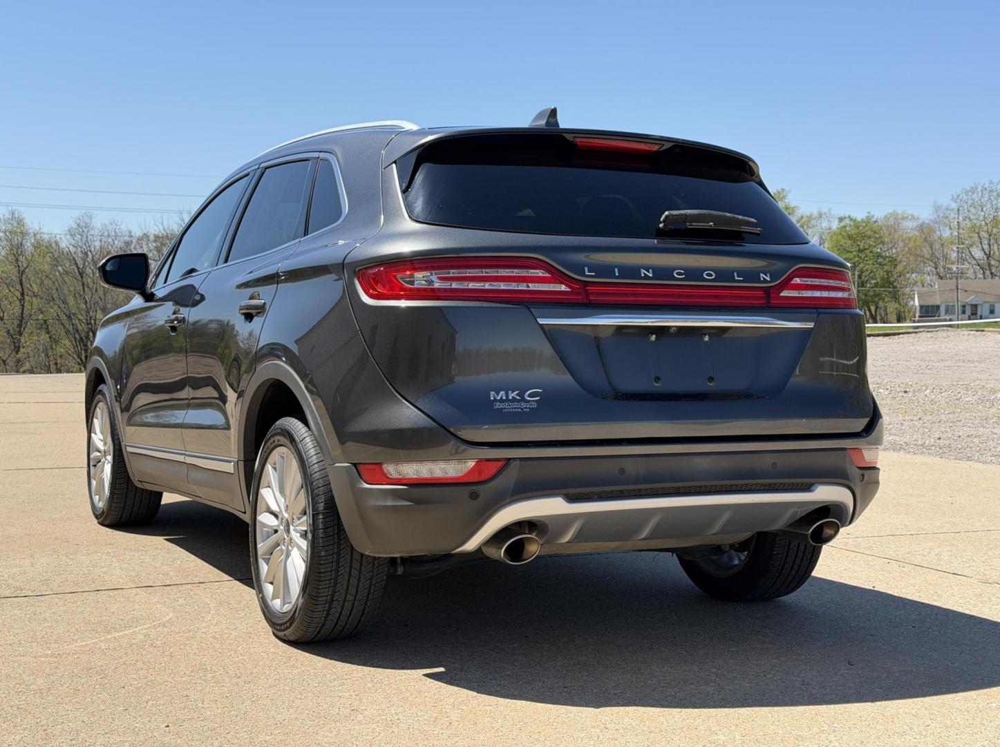 2019 GRAY /Black Lincoln MKC Premiere FWD (5LMCJ1C96KU) with an 2.0L 4 Cyl. engine, Automatic transmission, located at 2990 Old Orchard Rd., Jackson, MO, 63755, 37.354214, -89.612106 - 2019 Lincoln MKC Premiere 53xxx miles Front Wheel Drive 2.0L 4 Cyl. Automatic Leather Backup Camera Power/Heated Seats Bluetooth Remote Start Cruise Power Windows/Locks/Mirrors We have financing available and we accept trades! Fill out a credit application on our website or come by today - Photo#10