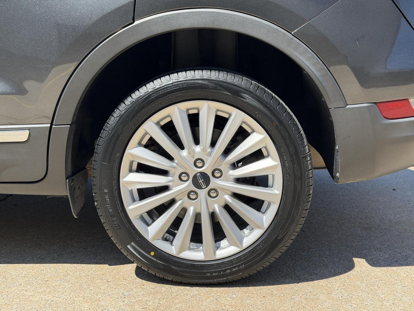 2019 GRAY /Black Lincoln MKC Premiere FWD (5LMCJ1C96KU) with an 2.0L 4 Cyl. engine, Automatic transmission, located at 2990 Old Orchard Rd., Jackson, MO, 63755, 37.354214, -89.612106 - 2019 Lincoln MKC Premiere 53xxx miles Front Wheel Drive 2.0L 4 Cyl. Automatic Leather Backup Camera Power/Heated Seats Bluetooth Remote Start Cruise Power Windows/Locks/Mirrors We have financing available and we accept trades! Fill out a credit application on our website or come by today - Photo#38