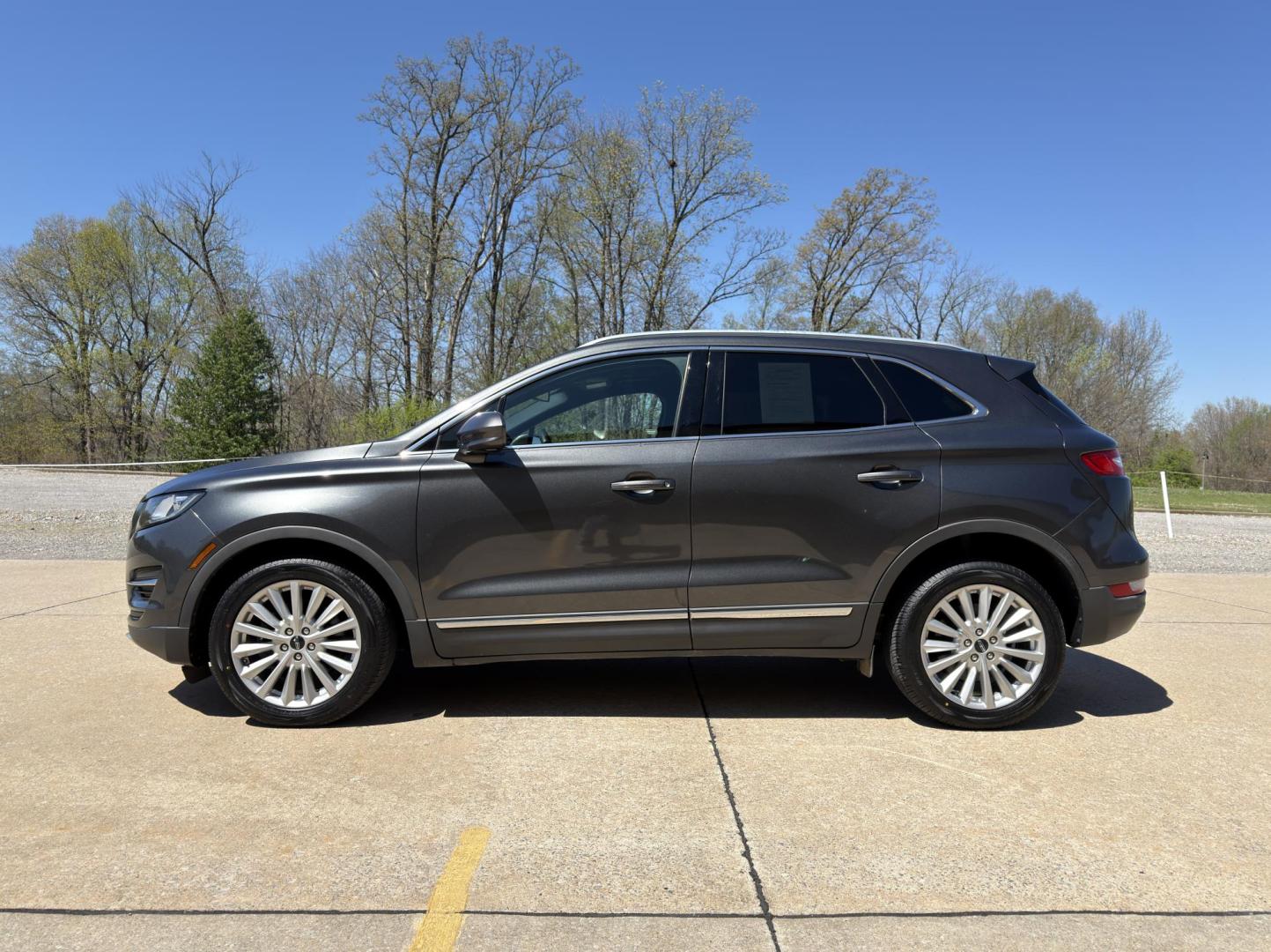 2019 GRAY /Black Lincoln MKC Premiere FWD (5LMCJ1C96KU) with an 2.0L 4 Cyl. engine, Automatic transmission, located at 2990 Old Orchard Rd., Jackson, MO, 63755, 37.354214, -89.612106 - 2019 Lincoln MKC Premiere 53xxx miles Front Wheel Drive 2.0L 4 Cyl. Automatic Leather Backup Camera Power/Heated Seats Bluetooth Remote Start Cruise Power Windows/Locks/Mirrors We have financing available and we accept trades! Fill out a credit application on our website or come by today - Photo#7