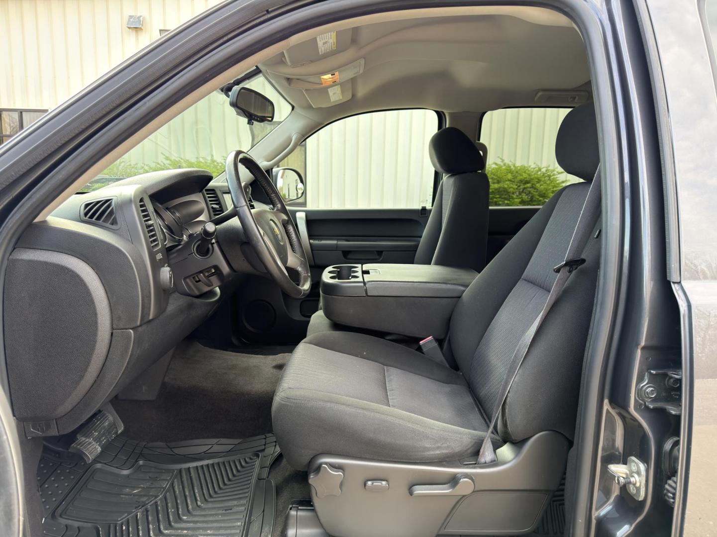 2011 GRAY /Black Chevrolet Silverado 1500 LT Crew Cab 4WD (3GCPKSE30BG) with an 5.3L V8 engine, Automatic transmission, located at 2990 Old Orchard Rd., Jackson, MO, 63755, 37.354214, -89.612106 - 2011 Chevrolet Silverado 1500 LT 189xxx miles 4x4 5.3L V8 Automatic Power Driver Seat Remote Start Cruise Power Windows/Locks/Mirrors We have financing available and we accept trades! Fill out a credit application on our website or come by today! If you have any questions, give us a call a - Photo#13