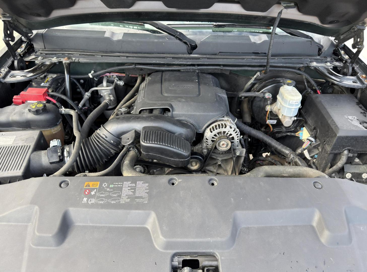 2011 GRAY /Black Chevrolet Silverado 1500 LT Crew Cab 4WD (3GCPKSE30BG) with an 5.3L V8 engine, Automatic transmission, located at 2990 Old Orchard Rd., Jackson, MO, 63755, 37.354214, -89.612106 - 2011 Chevrolet Silverado 1500 LT 189xxx miles 4x4 5.3L V8 Automatic Power Driver Seat Remote Start Cruise Power Windows/Locks/Mirrors We have financing available and we accept trades! Fill out a credit application on our website or come by today! If you have any questions, give us a call a - Photo#33