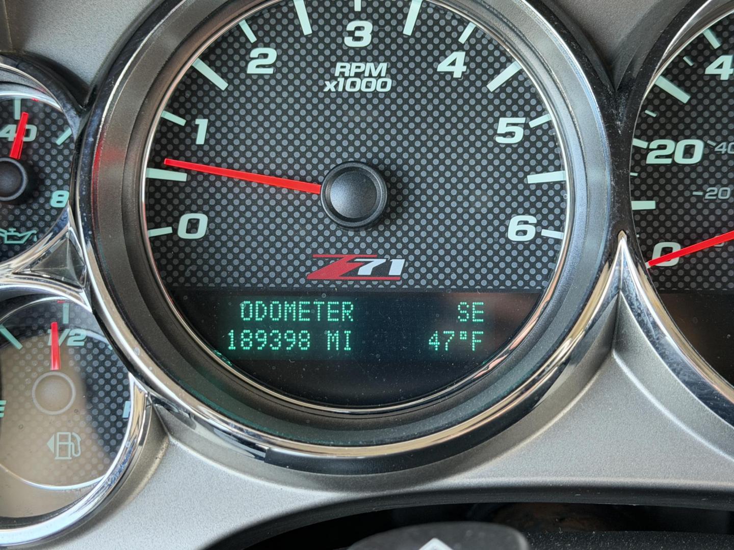 2011 GRAY /Black Chevrolet Silverado 1500 LT Crew Cab 4WD (3GCPKSE30BG) with an 5.3L V8 engine, Automatic transmission, located at 2990 Old Orchard Rd., Jackson, MO, 63755, 37.354214, -89.612106 - 2011 Chevrolet Silverado 1500 LT 189xxx miles 4x4 5.3L V8 Automatic Power Driver Seat Remote Start Cruise Power Windows/Locks/Mirrors We have financing available and we accept trades! Fill out a credit application on our website or come by today! If you have any questions, give us a call a - Photo#22