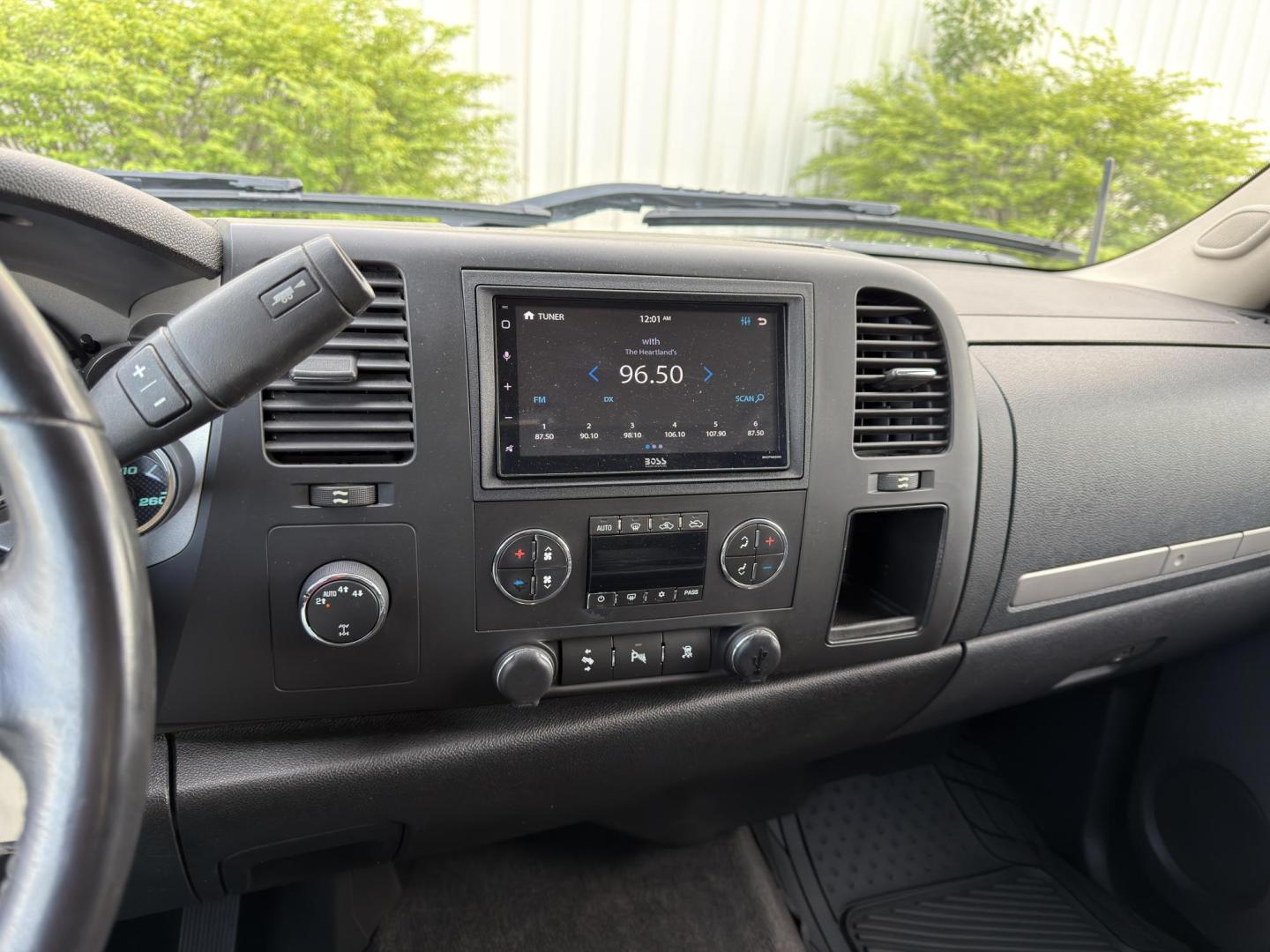 2011 GRAY /Black Chevrolet Silverado 1500 LT Crew Cab 4WD (3GCPKSE30BG) with an 5.3L V8 engine, Automatic transmission, located at 2990 Old Orchard Rd., Jackson, MO, 63755, 37.354214, -89.612106 - 2011 Chevrolet Silverado 1500 LT 189xxx miles 4x4 5.3L V8 Automatic Power Driver Seat Remote Start Cruise Power Windows/Locks/Mirrors We have financing available and we accept trades! Fill out a credit application on our website or come by today! If you have any questions, give us a call a - Photo#26