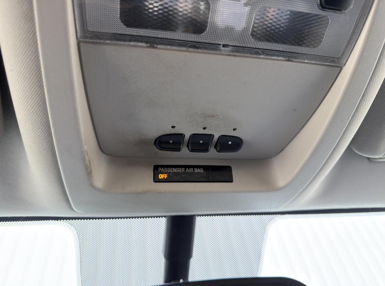 2011 GRAY /Black Chevrolet Silverado 1500 LT Crew Cab 4WD (3GCPKSE30BG) with an 5.3L V8 engine, Automatic transmission, located at 2990 Old Orchard Rd., Jackson, MO, 63755, 37.354214, -89.612106 - 2011 Chevrolet Silverado 1500 LT 189xxx miles 4x4 5.3L V8 Automatic Power Driver Seat Remote Start Cruise Power Windows/Locks/Mirrors We have financing available and we accept trades! Fill out a credit application on our website or come by today! If you have any questions, give us a call a - Photo#30