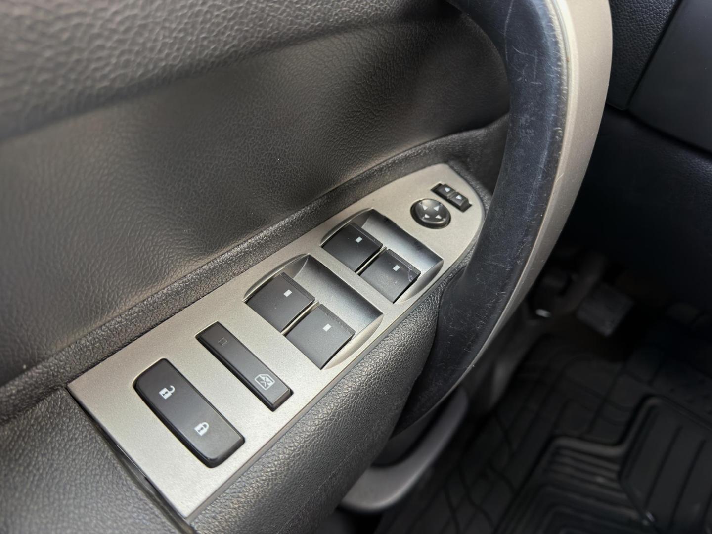 2011 GRAY /Black Chevrolet Silverado 1500 LT Crew Cab 4WD (3GCPKSE30BG) with an 5.3L V8 engine, Automatic transmission, located at 2990 Old Orchard Rd., Jackson, MO, 63755, 37.354214, -89.612106 - 2011 Chevrolet Silverado 1500 LT 189xxx miles 4x4 5.3L V8 Automatic Power Driver Seat Remote Start Cruise Power Windows/Locks/Mirrors We have financing available and we accept trades! Fill out a credit application on our website or come by today! If you have any questions, give us a call a - Photo#29