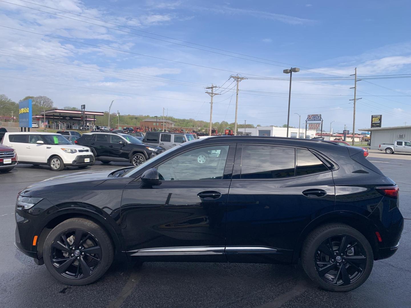 2022 BLACK /BLACK Buick Envision Essense (LRBFZNR44ND) with an 2.0L L4 DOHC 24V TURBO engine, Automatic transmission, located at 506 S. Kingshighway, Cape Girardeau, MO, 63703, (573) 235-5000, 37.294991, -89.553635 - 2022 Buick Envision Essense 42,xxx Miles Backup Camera Heated Seats Power Seats Heated Steering Wheel Adaptive Cruise Leather Seats Power Windows/Locks/Mirrors We have financing available and we accept trades! Fill out a credit application on our website or come by today! If you have any - Photo#4