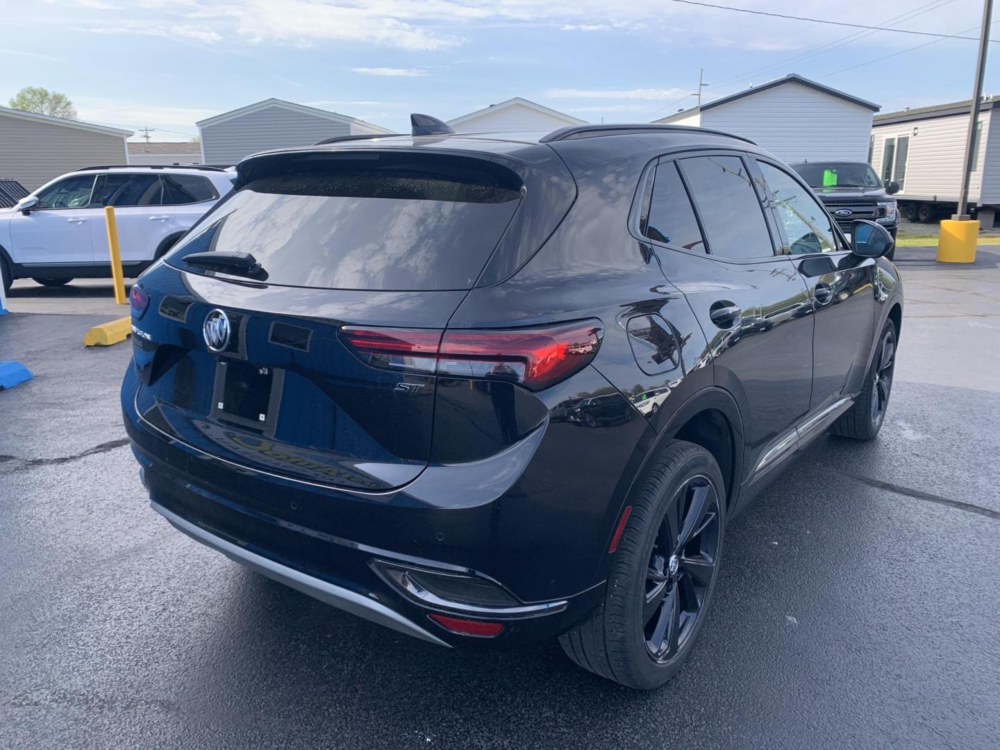 2022 BLACK /BLACK Buick Envision Essense (LRBFZNR44ND) with an 2.0L L4 DOHC 24V TURBO engine, Automatic transmission, located at 506 S. Kingshighway, Cape Girardeau, MO, 63703, (573) 235-5000, 37.294991, -89.553635 - 2022 Buick Envision Essense 42,xxx Miles Backup Camera Heated Seats Power Seats Heated Steering Wheel Adaptive Cruise Leather Seats Power Windows/Locks/Mirrors We have financing available and we accept trades! Fill out a credit application on our website or come by today! If you have any - Photo#7