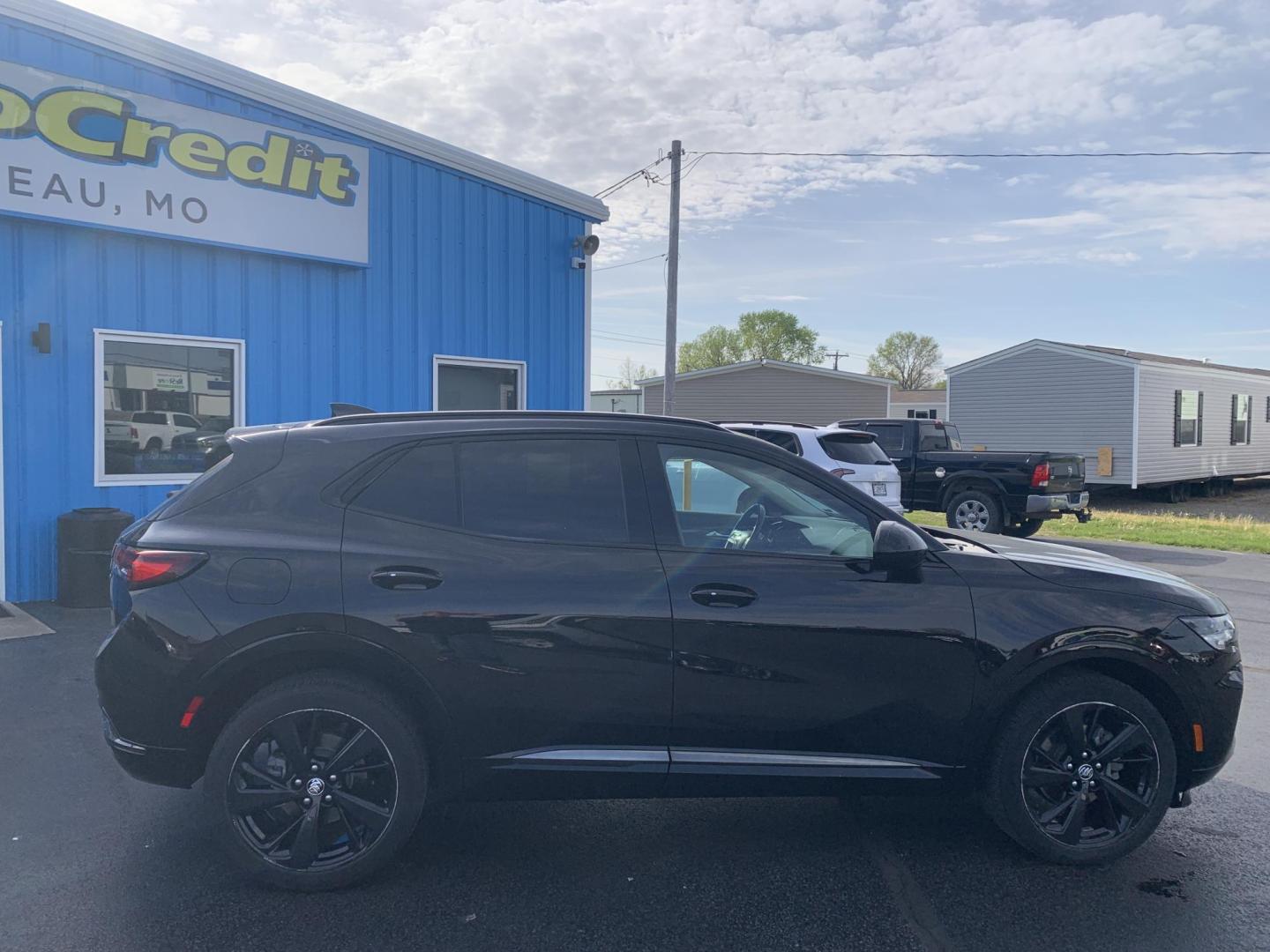 2022 BLACK /BLACK Buick Envision Essense (LRBFZNR44ND) with an 2.0L L4 DOHC 24V TURBO engine, Automatic transmission, located at 506 S. Kingshighway, Cape Girardeau, MO, 63703, (573) 235-5000, 37.294991, -89.553635 - 2022 Buick Envision Essense 42,xxx Miles Backup Camera Heated Seats Power Seats Heated Steering Wheel Adaptive Cruise Leather Seats Power Windows/Locks/Mirrors We have financing available and we accept trades! Fill out a credit application on our website or come by today! If you have any - Photo#8