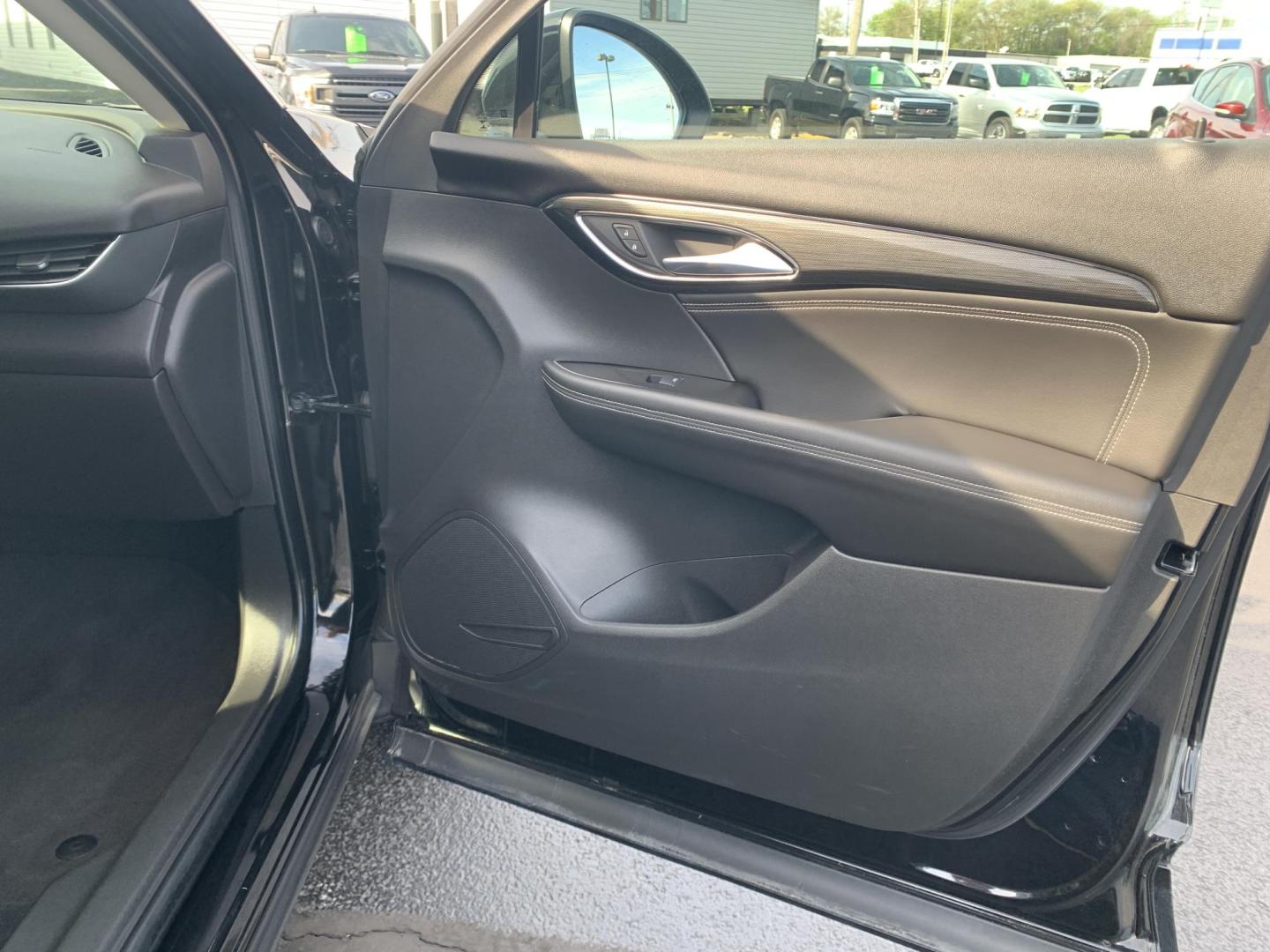 2022 BLACK /BLACK Buick Envision Essense (LRBFZNR44ND) with an 2.0L L4 DOHC 24V TURBO engine, Automatic transmission, located at 506 S. Kingshighway, Cape Girardeau, MO, 63703, (573) 235-5000, 37.294991, -89.553635 - 2022 Buick Envision Essense 42,xxx Miles Backup Camera Heated Seats Power Seats Heated Steering Wheel Adaptive Cruise Leather Seats Power Windows/Locks/Mirrors We have financing available and we accept trades! Fill out a credit application on our website or come by today! If you have any - Photo#9