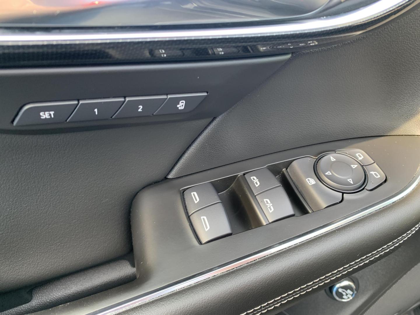 2022 BLACK /BLACK Buick Envision Essense (LRBFZNR44ND) with an 2.0L L4 DOHC 24V TURBO engine, Automatic transmission, located at 506 S. Kingshighway, Cape Girardeau, MO, 63703, (573) 235-5000, 37.294991, -89.553635 - 2022 Buick Envision Essense 42,xxx Miles Backup Camera Heated Seats Power Seats Heated Steering Wheel Adaptive Cruise Leather Seats Power Windows/Locks/Mirrors We have financing available and we accept trades! Fill out a credit application on our website or come by today! If you have any - Photo#20