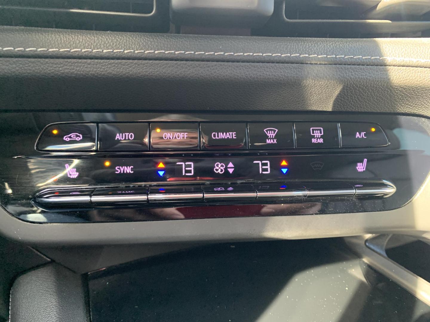 2022 BLACK /BLACK Buick Envision Essense (LRBFZNR44ND) with an 2.0L L4 DOHC 24V TURBO engine, Automatic transmission, located at 506 S. Kingshighway, Cape Girardeau, MO, 63703, (573) 235-5000, 37.294991, -89.553635 - 2022 Buick Envision Essense 42,xxx Miles Backup Camera Heated Seats Power Seats Heated Steering Wheel Adaptive Cruise Leather Seats Power Windows/Locks/Mirrors We have financing available and we accept trades! Fill out a credit application on our website or come by today! If you have any - Photo#27