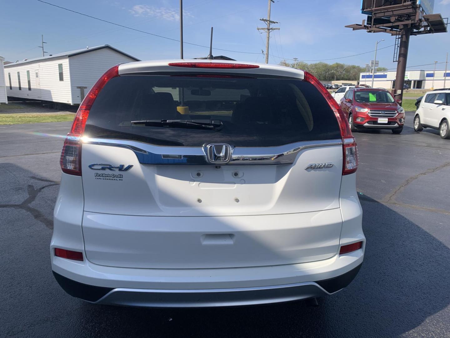 2016 WHITE /TAN Honda CR-V EX (5J6RM4H51GL) with an 2.4L L4 DOHC 16V engine, Automatic transmission, located at 506 S. Kingshighway, Cape Girardeau, MO, 63703, (573) 235-5000, 37.294991, -89.553635 - 2016 Honda CR-V EX 134,xxx Miles One Owner AWD Heated Seats Sunroof Backup Camera Power Windows/Locks/Mirrors We have financing available and we accept trades! Fill out a credit application on our website or come by today! If you have any questions, give us a call at (573) 235-5000 or vis - Photo#6