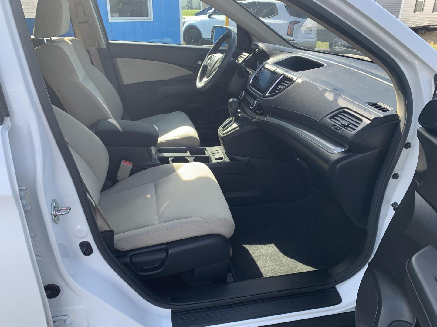 2016 WHITE /TAN Honda CR-V EX (5J6RM4H51GL) with an 2.4L L4 DOHC 16V engine, Automatic transmission, located at 506 S. Kingshighway, Cape Girardeau, MO, 63703, (573) 235-5000, 37.294991, -89.553635 - 2016 Honda CR-V EX 134,xxx Miles One Owner AWD Heated Seats Sunroof Backup Camera Power Windows/Locks/Mirrors We have financing available and we accept trades! Fill out a credit application on our website or come by today! If you have any questions, give us a call at (573) 235-5000 or vis - Photo#11