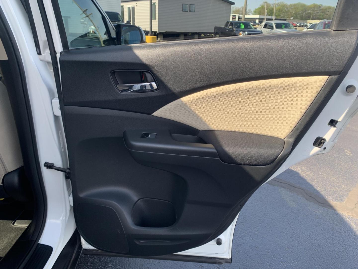 2016 WHITE /TAN Honda CR-V EX (5J6RM4H51GL) with an 2.4L L4 DOHC 16V engine, Automatic transmission, located at 506 S. Kingshighway, Cape Girardeau, MO, 63703, (573) 235-5000, 37.294991, -89.553635 - 2016 Honda CR-V EX 134,xxx Miles One Owner AWD Heated Seats Sunroof Backup Camera Power Windows/Locks/Mirrors We have financing available and we accept trades! Fill out a credit application on our website or come by today! If you have any questions, give us a call at (573) 235-5000 or vis - Photo#12