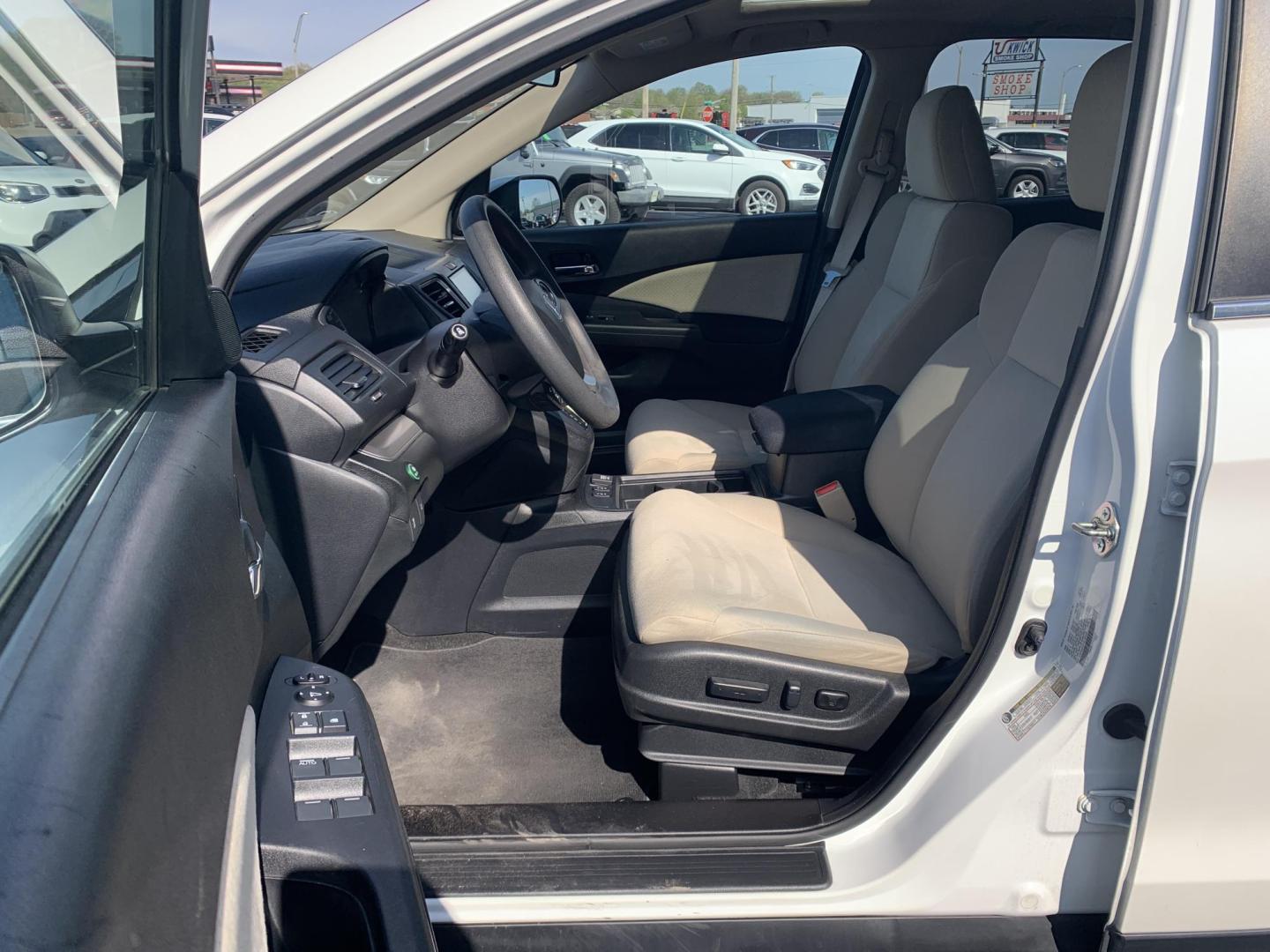 2016 WHITE /TAN Honda CR-V EX (5J6RM4H51GL) with an 2.4L L4 DOHC 16V engine, Automatic transmission, located at 506 S. Kingshighway, Cape Girardeau, MO, 63703, (573) 235-5000, 37.294991, -89.553635 - 2016 Honda CR-V EX 134,xxx Miles One Owner AWD Heated Seats Sunroof Backup Camera Power Windows/Locks/Mirrors We have financing available and we accept trades! Fill out a credit application on our website or come by today! If you have any questions, give us a call at (573) 235-5000 or vis - Photo#18