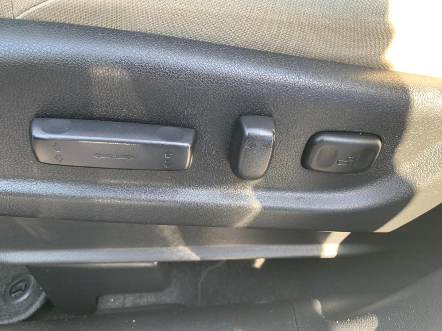 2016 WHITE /TAN Honda CR-V EX (5J6RM4H51GL) with an 2.4L L4 DOHC 16V engine, Automatic transmission, located at 506 S. Kingshighway, Cape Girardeau, MO, 63703, (573) 235-5000, 37.294991, -89.553635 - 2016 Honda CR-V EX 134,xxx Miles One Owner AWD Heated Seats Sunroof Backup Camera Power Windows/Locks/Mirrors We have financing available and we accept trades! Fill out a credit application on our website or come by today! If you have any questions, give us a call at (573) 235-5000 or vis - Photo#20