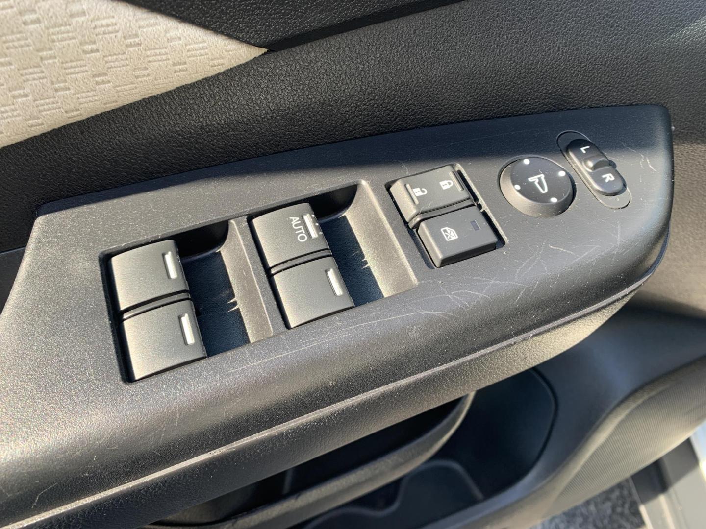 2016 WHITE /TAN Honda CR-V EX (5J6RM4H51GL) with an 2.4L L4 DOHC 16V engine, Automatic transmission, located at 506 S. Kingshighway, Cape Girardeau, MO, 63703, (573) 235-5000, 37.294991, -89.553635 - 2016 Honda CR-V EX 134,xxx Miles One Owner AWD Heated Seats Sunroof Backup Camera Power Windows/Locks/Mirrors We have financing available and we accept trades! Fill out a credit application on our website or come by today! If you have any questions, give us a call at (573) 235-5000 or vis - Photo#19