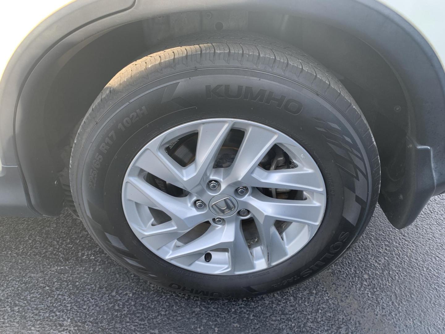 2016 WHITE /TAN Honda CR-V EX (5J6RM4H51GL) with an 2.4L L4 DOHC 16V engine, Automatic transmission, located at 506 S. Kingshighway, Cape Girardeau, MO, 63703, (573) 235-5000, 37.294991, -89.553635 - 2016 Honda CR-V EX 134,xxx Miles One Owner AWD Heated Seats Sunroof Backup Camera Power Windows/Locks/Mirrors We have financing available and we accept trades! Fill out a credit application on our website or come by today! If you have any questions, give us a call at (573) 235-5000 or vis - Photo#34