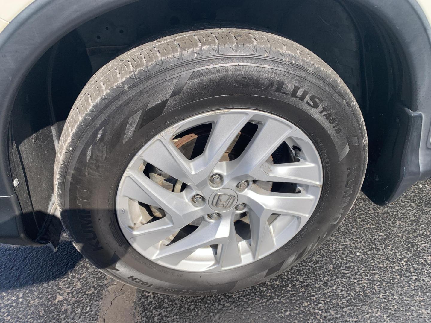 2016 WHITE /TAN Honda CR-V EX (5J6RM4H51GL) with an 2.4L L4 DOHC 16V engine, Automatic transmission, located at 506 S. Kingshighway, Cape Girardeau, MO, 63703, (573) 235-5000, 37.294991, -89.553635 - 2016 Honda CR-V EX 134,xxx Miles One Owner AWD Heated Seats Sunroof Backup Camera Power Windows/Locks/Mirrors We have financing available and we accept trades! Fill out a credit application on our website or come by today! If you have any questions, give us a call at (573) 235-5000 or vis - Photo#35