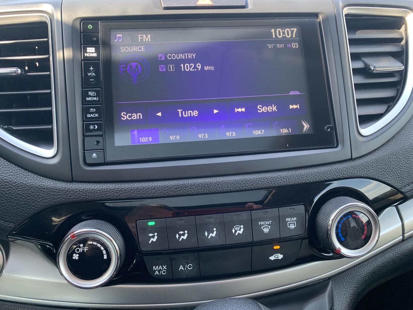 2016 WHITE /TAN Honda CR-V EX (5J6RM4H51GL) with an 2.4L L4 DOHC 16V engine, Automatic transmission, located at 506 S. Kingshighway, Cape Girardeau, MO, 63703, (573) 235-5000, 37.294991, -89.553635 - 2016 Honda CR-V EX 134,xxx Miles One Owner AWD Heated Seats Sunroof Backup Camera Power Windows/Locks/Mirrors We have financing available and we accept trades! Fill out a credit application on our website or come by today! If you have any questions, give us a call at (573) 235-5000 or vis - Photo#27