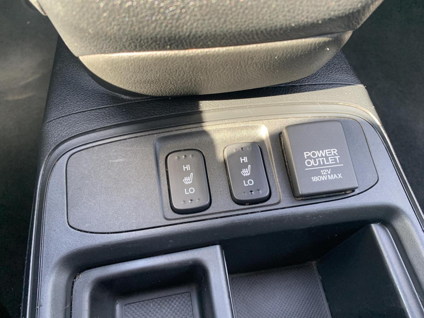 2016 WHITE /TAN Honda CR-V EX (5J6RM4H51GL) with an 2.4L L4 DOHC 16V engine, Automatic transmission, located at 506 S. Kingshighway, Cape Girardeau, MO, 63703, (573) 235-5000, 37.294991, -89.553635 - 2016 Honda CR-V EX 134,xxx Miles One Owner AWD Heated Seats Sunroof Backup Camera Power Windows/Locks/Mirrors We have financing available and we accept trades! Fill out a credit application on our website or come by today! If you have any questions, give us a call at (573) 235-5000 or vis - Photo#29