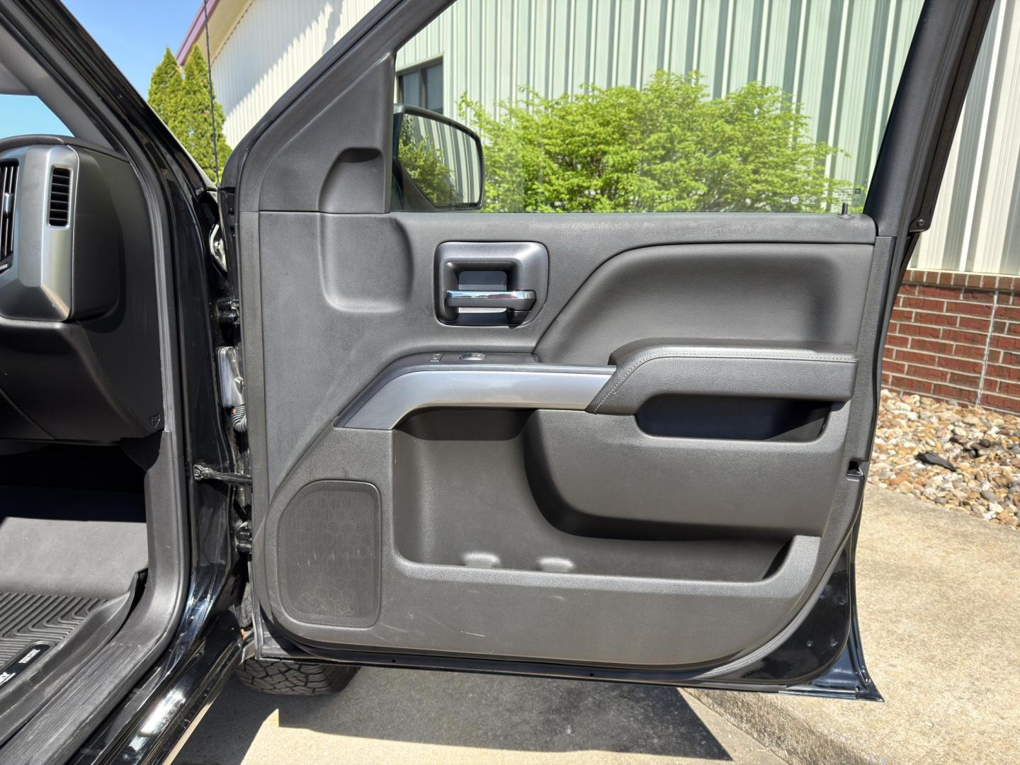 2017 BLACK /Black Chevrolet Silverado 1500 LT Crew Cab 4WD (3GCUKREC1HG) with an 5.3L V8 engine, Automatic transmission, located at 2990 Old Orchard Rd., Jackson, MO, 63755, 37.354214, -89.612106 - 2017 Chevrolet Silverado 1500 LT 108xxx miles 4x4 5.3L V8 Automatic Backup Camera Power Driver Seat Bluetooth Remote Start Cruise Power Windows/Locks/Mirrors We have financing available and we accept trades! Fill out a credit application on our website or come by today! If you have any q - Photo#15