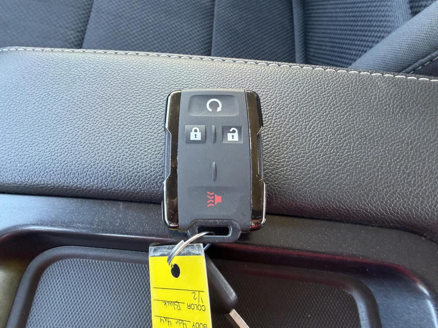 2017 BLACK /Black Chevrolet Silverado 1500 LT Crew Cab 4WD (3GCUKREC1HG) with an 5.3L V8 engine, Automatic transmission, located at 2990 Old Orchard Rd., Jackson, MO, 63755, 37.354214, -89.612106 - 2017 Chevrolet Silverado 1500 LT 108xxx miles 4x4 5.3L V8 Automatic Backup Camera Power Driver Seat Bluetooth Remote Start Cruise Power Windows/Locks/Mirrors We have financing available and we accept trades! Fill out a credit application on our website or come by today! If you have any q - Photo#5