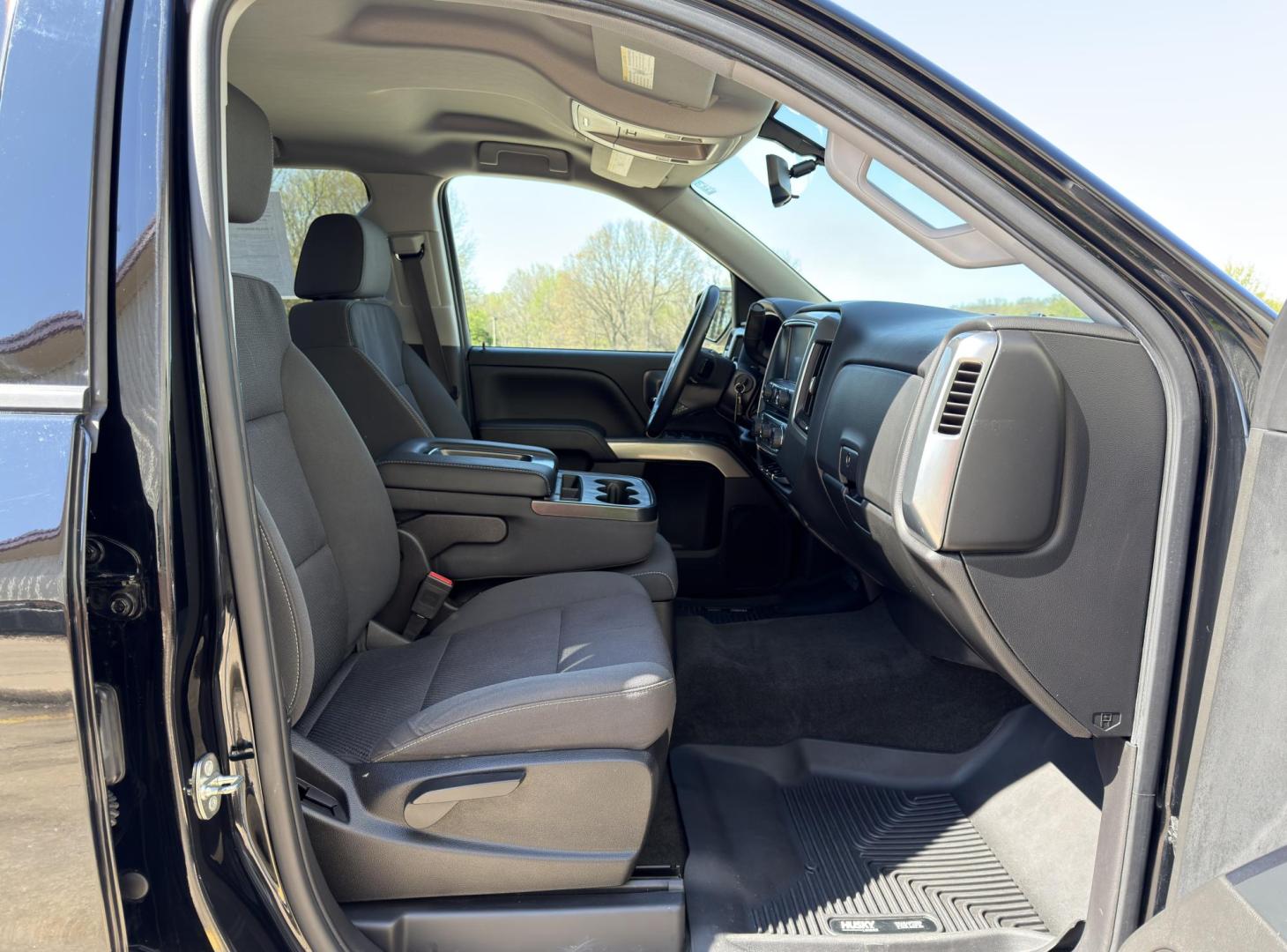 2017 BLACK /Black Chevrolet Silverado 1500 LT Crew Cab 4WD (3GCUKREC1HG) with an 5.3L V8 engine, Automatic transmission, located at 2990 Old Orchard Rd., Jackson, MO, 63755, 37.354214, -89.612106 - 2017 Chevrolet Silverado 1500 LT 108xxx miles 4x4 5.3L V8 Automatic Backup Camera Power Driver Seat Bluetooth Remote Start Cruise Power Windows/Locks/Mirrors We have financing available and we accept trades! Fill out a credit application on our website or come by today! If you have any q - Photo#16