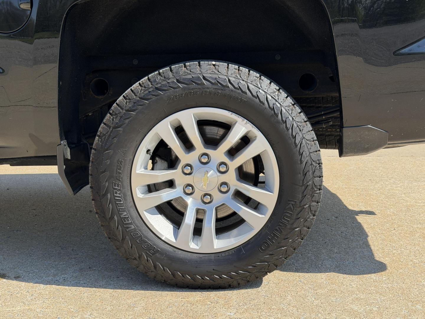 2017 BLACK /Black Chevrolet Silverado 1500 LT Crew Cab 4WD (3GCUKREC1HG) with an 5.3L V8 engine, Automatic transmission, located at 2990 Old Orchard Rd., Jackson, MO, 63755, 37.354214, -89.612106 - 2017 Chevrolet Silverado 1500 LT 108xxx miles 4x4 5.3L V8 Automatic Backup Camera Power Driver Seat Bluetooth Remote Start Cruise Power Windows/Locks/Mirrors We have financing available and we accept trades! Fill out a credit application on our website or come by today! If you have any q - Photo#34