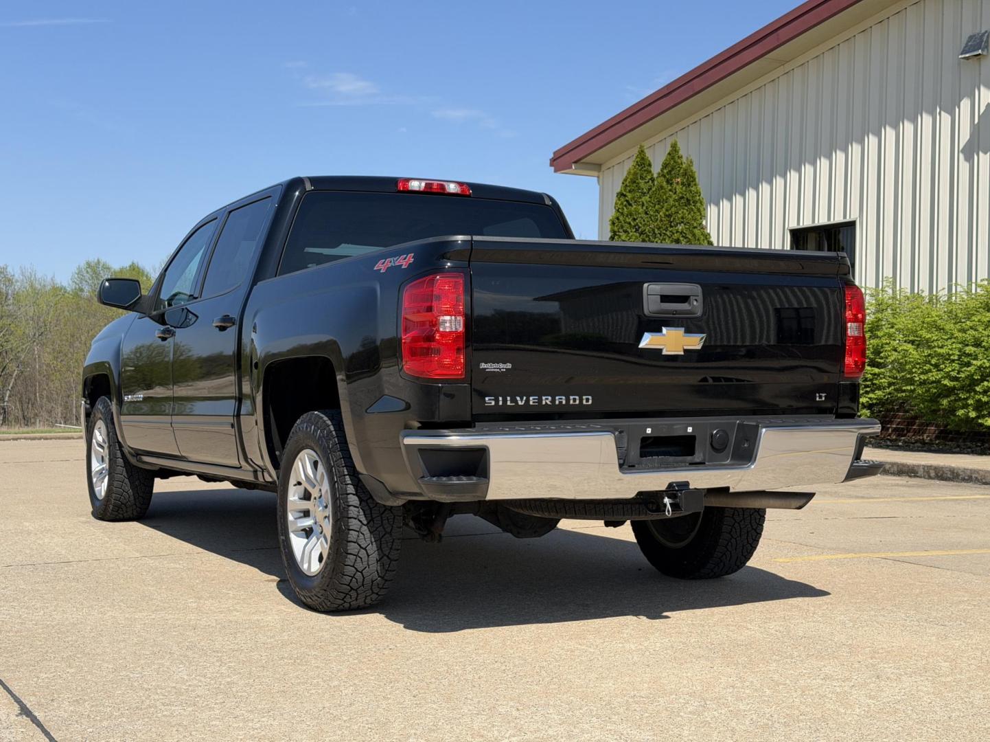 2017 BLACK /Black Chevrolet Silverado 1500 LT Crew Cab 4WD (3GCUKREC1HG) with an 5.3L V8 engine, Automatic transmission, located at 2990 Old Orchard Rd., Jackson, MO, 63755, 37.354214, -89.612106 - 2017 Chevrolet Silverado 1500 LT 108xxx miles 4x4 5.3L V8 Automatic Backup Camera Power Driver Seat Bluetooth Remote Start Cruise Power Windows/Locks/Mirrors We have financing available and we accept trades! Fill out a credit application on our website or come by today! If you have any q - Photo#10