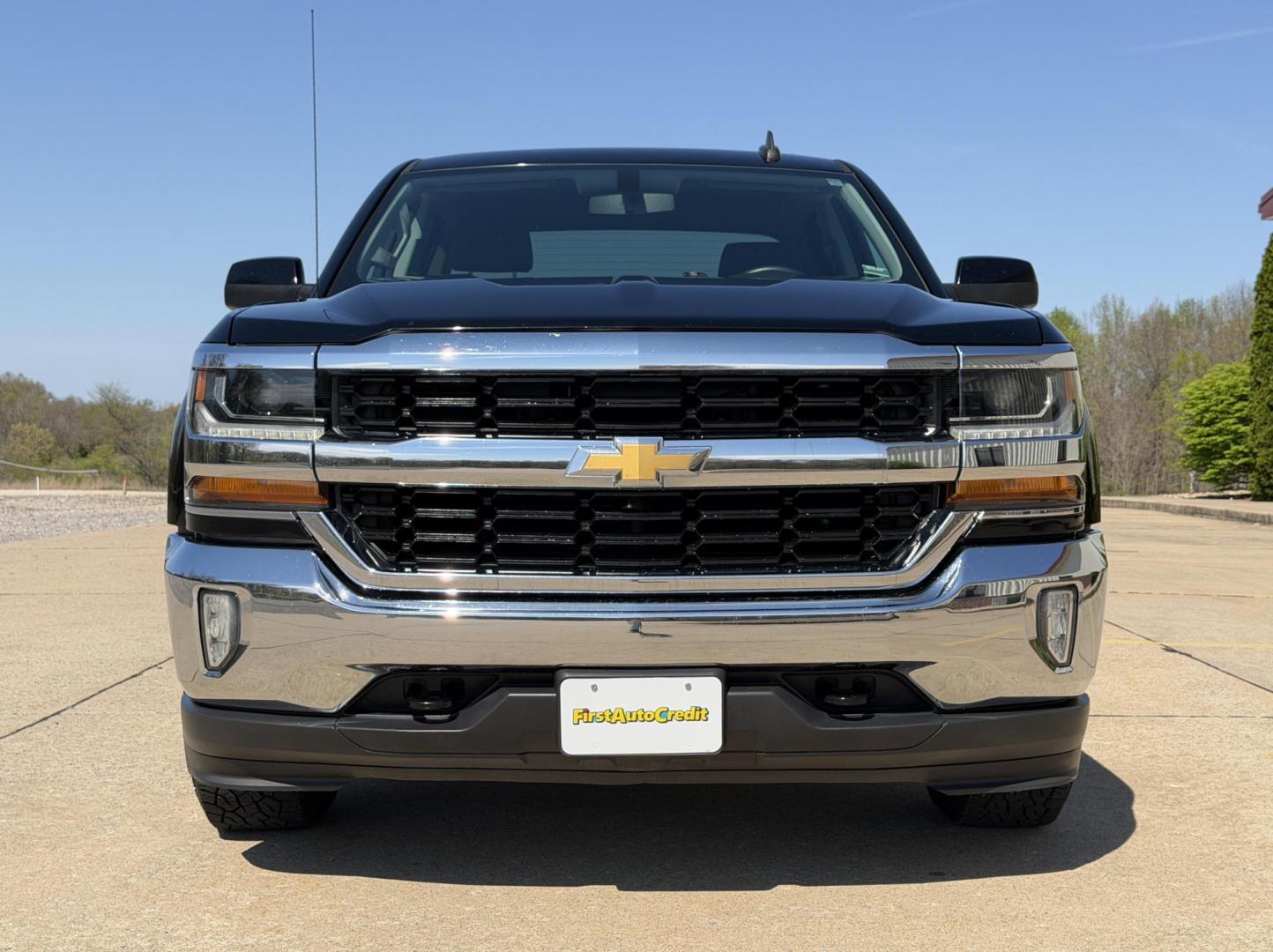 2017 BLACK /Black Chevrolet Silverado 1500 LT Crew Cab 4WD (3GCUKREC1HG) with an 5.3L V8 engine, Automatic transmission, located at 2990 Old Orchard Rd., Jackson, MO, 63755, 37.354214, -89.612106 - 2017 Chevrolet Silverado 1500 LT 108xxx miles 4x4 5.3L V8 Automatic Backup Camera Power Driver Seat Bluetooth Remote Start Cruise Power Windows/Locks/Mirrors We have financing available and we accept trades! Fill out a credit application on our website or come by today! If you have any q - Photo#12