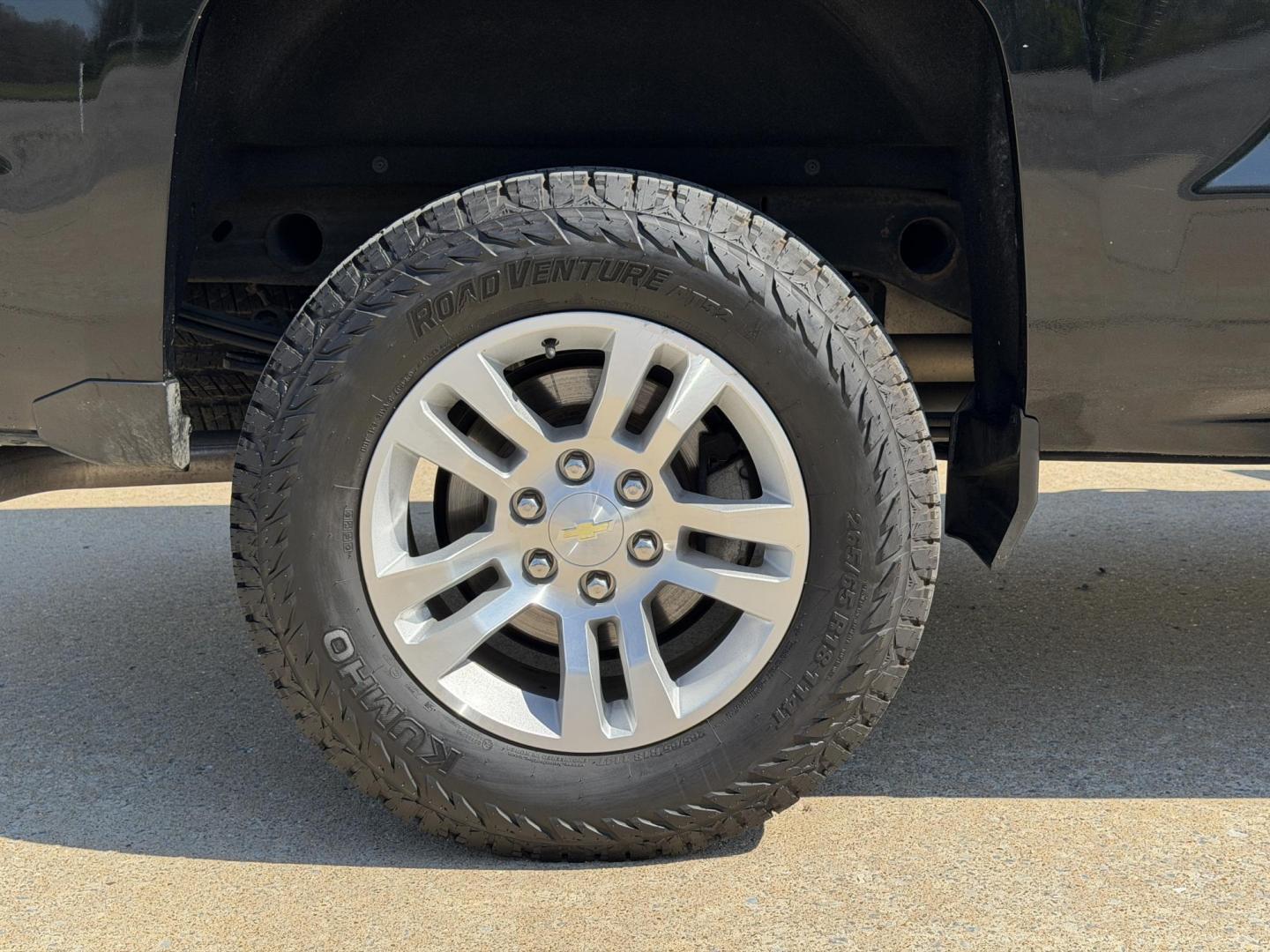 2017 BLACK /Black Chevrolet Silverado 1500 LT Crew Cab 4WD (3GCUKREC1HG) with an 5.3L V8 engine, Automatic transmission, located at 2990 Old Orchard Rd., Jackson, MO, 63755, 37.354214, -89.612106 - 2017 Chevrolet Silverado 1500 LT 108xxx miles 4x4 5.3L V8 Automatic Backup Camera Power Driver Seat Bluetooth Remote Start Cruise Power Windows/Locks/Mirrors We have financing available and we accept trades! Fill out a credit application on our website or come by today! If you have any q - Photo#35