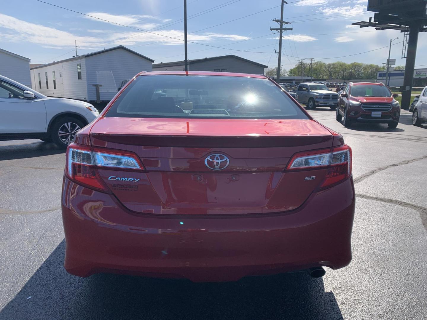 2012 RED /BLACK Toyota Camry SE (4T1BF1FK9CU) with an 2.5L L4 DOHC 16V engine, Automatic transmission, located at 506 S. Kingshighway, Cape Girardeau, MO, 63703, (573) 235-5000, 37.294991, -89.553635 - 2012 Toyota Camry SE 151,xxx miles Cruise Bluetooth USB Power Windows/Locks/Mirrors We have financing available and we accept trades! Fill out a credit application on our website or come by today! If you have any questions, give us a call at (573) 235-5000 or visit our website at firstautoc - Photo#5