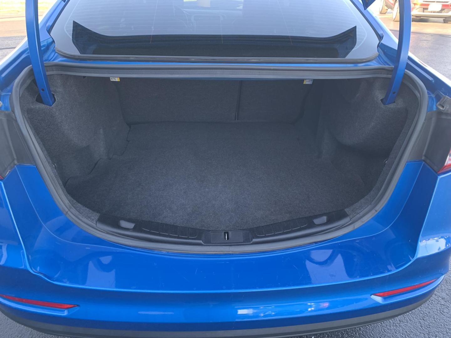 2020 BLUE /TAN Ford Fusion S (3FA6P0G74LR) with an 2.5L L4 DOHC 16V engine, Automatic transmission, located at 506 S. Kingshighway, Cape Girardeau, MO, 63703, (573) 235-5000, 37.294991, -89.553635 - 2020 Ford Fusion S 112,xxx miles 12V Power Outlet Alarm System Bluetooth Wireless Technology Cloth Seats Cruise Control Folding Rear Seat Hands Free Phone Power Windows/Locks/Mirrors Push-Button Engine Start Rear Window Defroster Remote Control Liftgate/Trunk Release Remote Keyless Entr - Photo#6