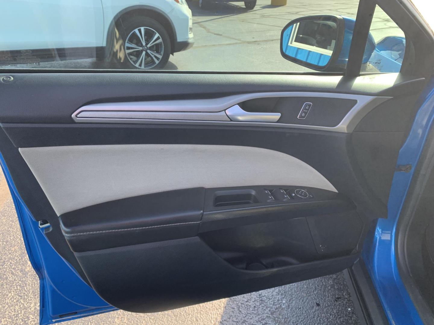 2020 BLUE /TAN Ford Fusion S (3FA6P0G74LR) with an 2.5L L4 DOHC 16V engine, Automatic transmission, located at 506 S. Kingshighway, Cape Girardeau, MO, 63703, (573) 235-5000, 37.294991, -89.553635 - 2020 Ford Fusion S 112,xxx miles 12V Power Outlet Alarm System Bluetooth Wireless Technology Cloth Seats Cruise Control Folding Rear Seat Hands Free Phone Power Windows/Locks/Mirrors Push-Button Engine Start Rear Window Defroster Remote Control Liftgate/Trunk Release Remote Keyless Entr - Photo#16