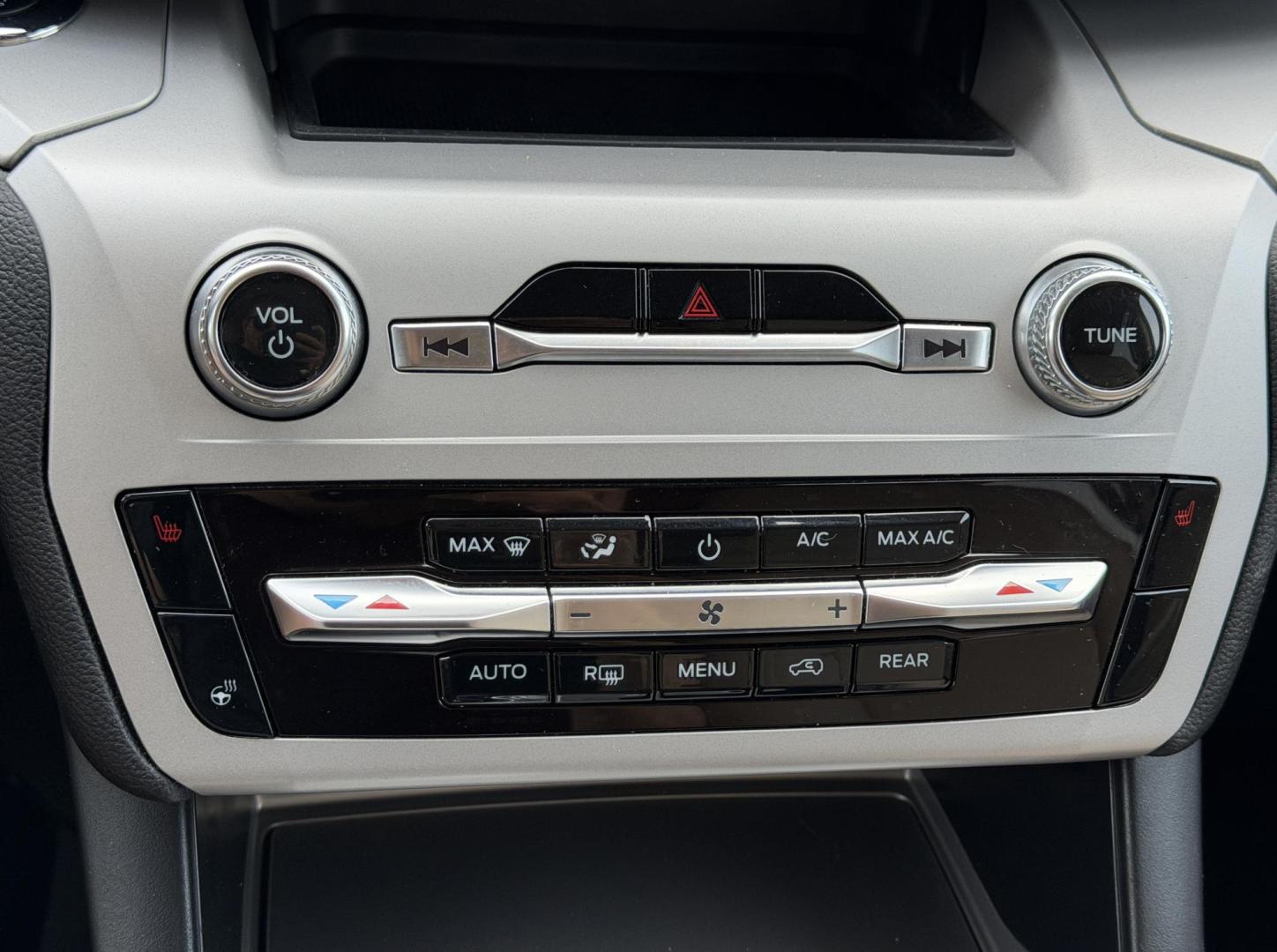 2023 WHITE /Tan Ford Explorer XLT AWD (1FMSK8DH6PG) with an 2.3L 4 Cyl. engine, Automatic transmission, located at 2990 Old Orchard Rd., Jackson, MO, 63755, 37.354214, -89.612106 - 2023 Ford Explorer XLT 1-Owner 113xxx miles 4 Wheel Drive 2.3L 4 Cyl. Automatic Leather 3rd Row Navigation Backup Camera Power/Heated Seats Bluetooth Remote Start Cruise Power Windows/Locks/Mirrors We have financing available and we accept trades! Fill out a credit application on our - Photo#4