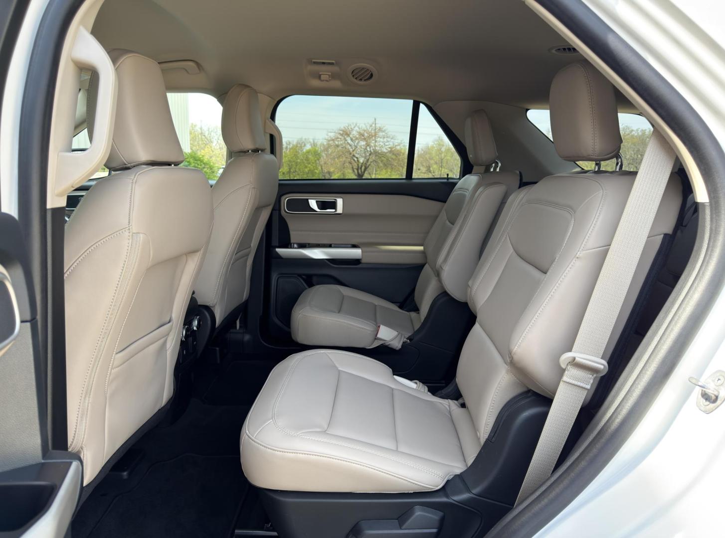 2023 WHITE /Tan Ford Explorer XLT AWD (1FMSK8DH6PG) with an 2.3L 4 Cyl. engine, Automatic transmission, located at 2990 Old Orchard Rd., Jackson, MO, 63755, 37.354214, -89.612106 - 2023 Ford Explorer XLT 1-Owner 113xxx miles 4 Wheel Drive 2.3L 4 Cyl. Automatic Leather 3rd Row Navigation Backup Camera Power/Heated Seats Bluetooth Remote Start Cruise Power Windows/Locks/Mirrors We have financing available and we accept trades! Fill out a credit application on our - Photo#18