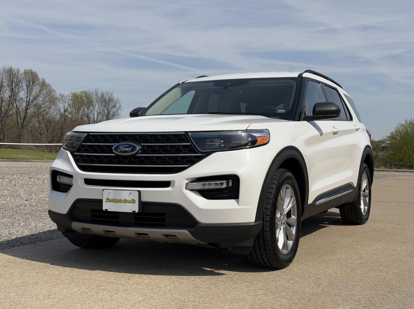 2023 WHITE /Tan Ford Explorer XLT AWD (1FMSK8DH6PG) with an 2.3L 4 Cyl. engine, Automatic transmission, located at 2990 Old Orchard Rd., Jackson, MO, 63755, 37.354214, -89.612106 - 2023 Ford Explorer XLT 1-Owner 113xxx miles 4 Wheel Drive 2.3L 4 Cyl. Automatic Leather 3rd Row Navigation Backup Camera Power/Heated Seats Bluetooth Remote Start Cruise Power Windows/Locks/Mirrors We have financing available and we accept trades! Fill out a credit application on our - Photo#7