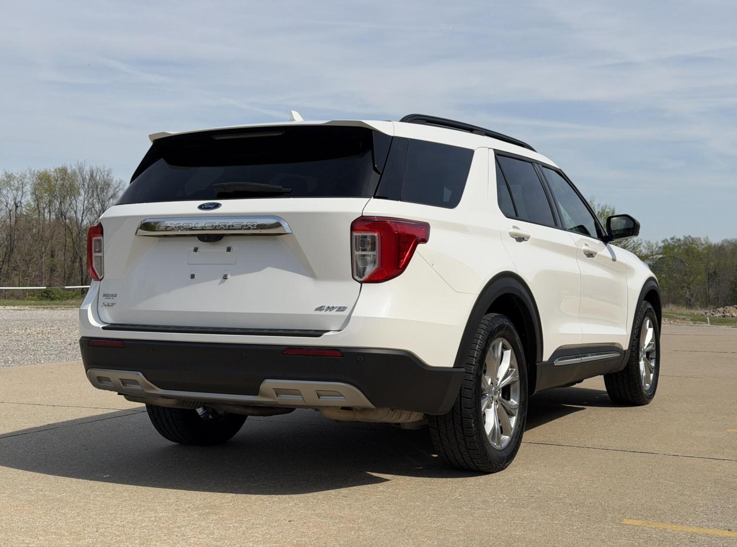 2023 WHITE /Tan Ford Explorer XLT AWD (1FMSK8DH6PG) with an 2.3L 4 Cyl. engine, Automatic transmission, located at 2990 Old Orchard Rd., Jackson, MO, 63755, 37.354214, -89.612106 - 2023 Ford Explorer XLT 1-Owner 113xxx miles 4 Wheel Drive 2.3L 4 Cyl. Automatic Leather 3rd Row Navigation Backup Camera Power/Heated Seats Bluetooth Remote Start Cruise Power Windows/Locks/Mirrors We have financing available and we accept trades! Fill out a credit application on our - Photo#10