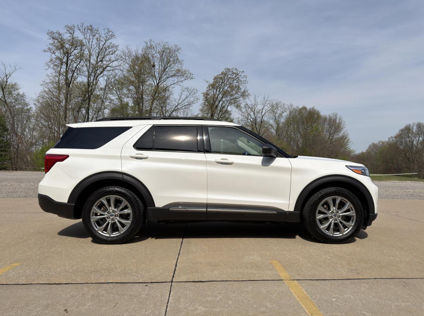 2023 WHITE /Tan Ford Explorer XLT AWD (1FMSK8DH6PG) with an 2.3L 4 Cyl. engine, Automatic transmission, located at 2990 Old Orchard Rd., Jackson, MO, 63755, 37.354214, -89.612106 - 2023 Ford Explorer XLT 1-Owner 113xxx miles 4 Wheel Drive 2.3L 4 Cyl. Automatic Leather 3rd Row Navigation Backup Camera Power/Heated Seats Bluetooth Remote Start Cruise Power Windows/Locks/Mirrors We have financing available and we accept trades! Fill out a credit application on our - Photo#9