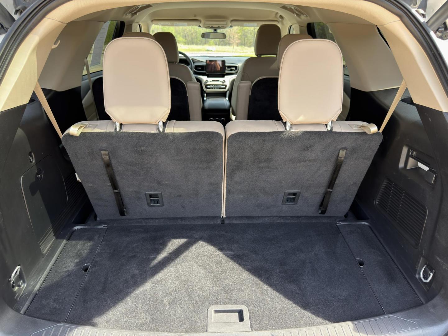 2023 WHITE /Tan Ford Explorer XLT AWD (1FMSK8DH6PG) with an 2.3L 4 Cyl. engine, Automatic transmission, located at 2990 Old Orchard Rd., Jackson, MO, 63755, 37.354214, -89.612106 - 2023 Ford Explorer XLT 1-Owner 113xxx miles 4 Wheel Drive 2.3L 4 Cyl. Automatic Leather 3rd Row Navigation Backup Camera Power/Heated Seats Bluetooth Remote Start Cruise Power Windows/Locks/Mirrors We have financing available and we accept trades! Fill out a credit application on our - Photo#22