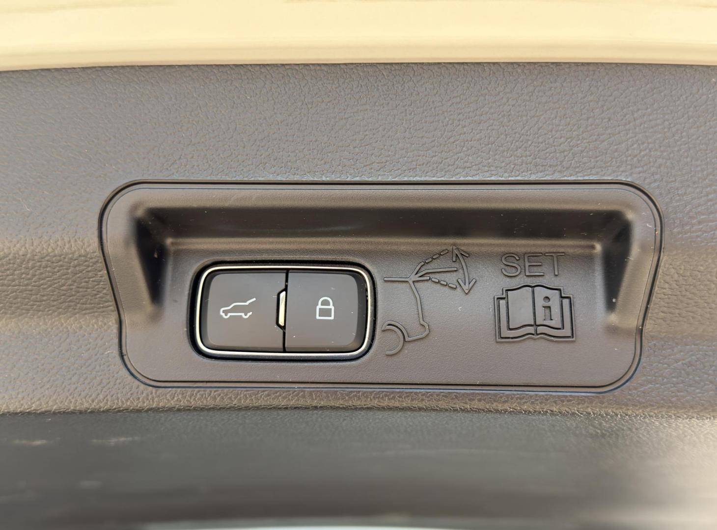 2023 WHITE /Tan Ford Explorer XLT AWD (1FMSK8DH6PG) with an 2.3L 4 Cyl. engine, Automatic transmission, located at 2990 Old Orchard Rd., Jackson, MO, 63755, 37.354214, -89.612106 - 2023 Ford Explorer XLT 1-Owner 113xxx miles 4 Wheel Drive 2.3L 4 Cyl. Automatic Leather 3rd Row Navigation Backup Camera Power/Heated Seats Bluetooth Remote Start Cruise Power Windows/Locks/Mirrors We have financing available and we accept trades! Fill out a credit application on our - Photo#23