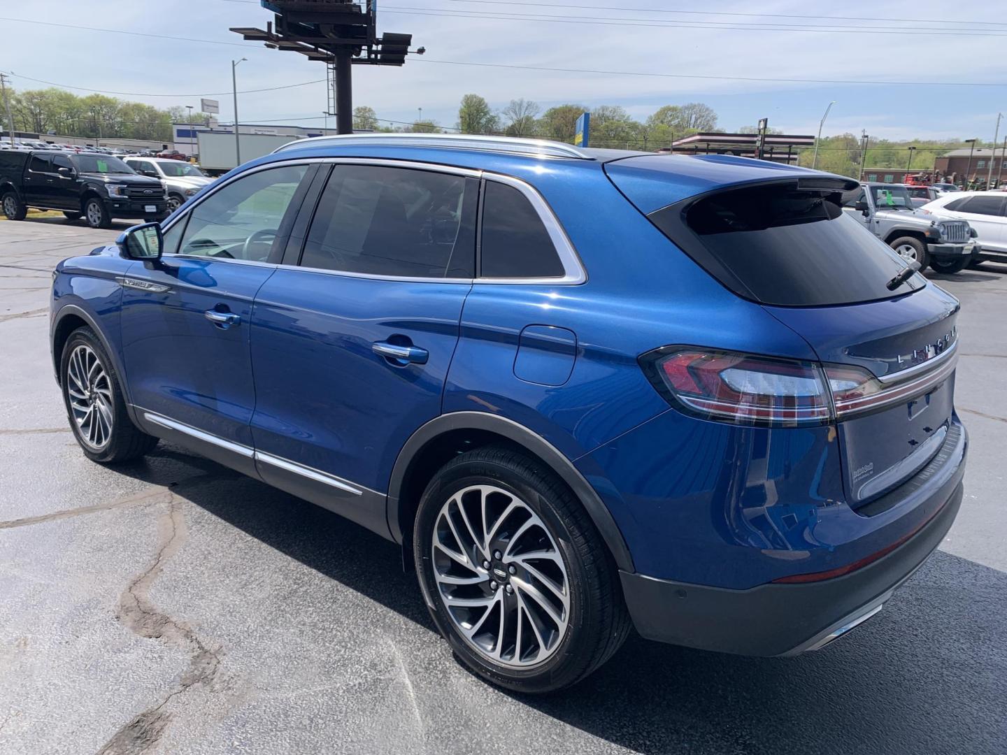 2020 BLUE /GRAY Lincoln Nautilus Reserve (2LMPJ6K90LB) with an 2.0L L4 DOHC 16V engine, Automatic transmission, located at 506 S. Kingshighway, Cape Girardeau, MO, 63703, (573) 235-5000, 37.294991, -89.553635 - 2020 Lincoln Nautilus Reserve 122,xxx miles Adaptive Cruise Heated and Cooled Seats Leather Backup Camera Sunroof Blind Spot Monitor Rear Heated Seats We have financing available and we accept trades! Fill out a credit application on our website or come by today! If you have any question - Photo#5