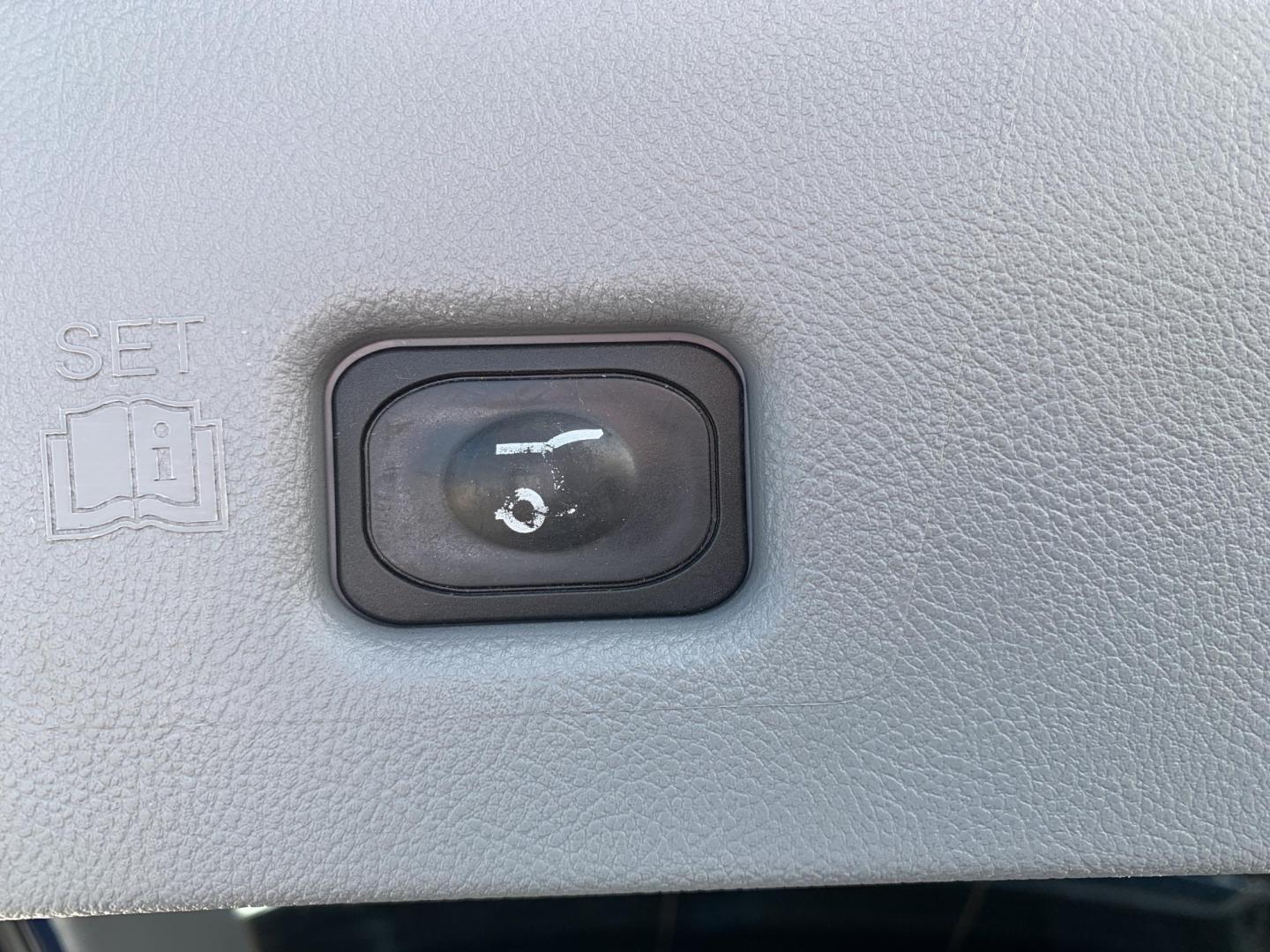 2020 BLUE /GRAY Lincoln Nautilus Reserve (2LMPJ6K90LB) with an 2.0L L4 DOHC 16V engine, Automatic transmission, located at 506 S. Kingshighway, Cape Girardeau, MO, 63703, (573) 235-5000, 37.294991, -89.553635 - 2020 Lincoln Nautilus Reserve 122,xxx miles Adaptive Cruise Heated and Cooled Seats Leather Backup Camera Sunroof Blind Spot Monitor Rear Heated Seats We have financing available and we accept trades! Fill out a credit application on our website or come by today! If you have any question - Photo#9