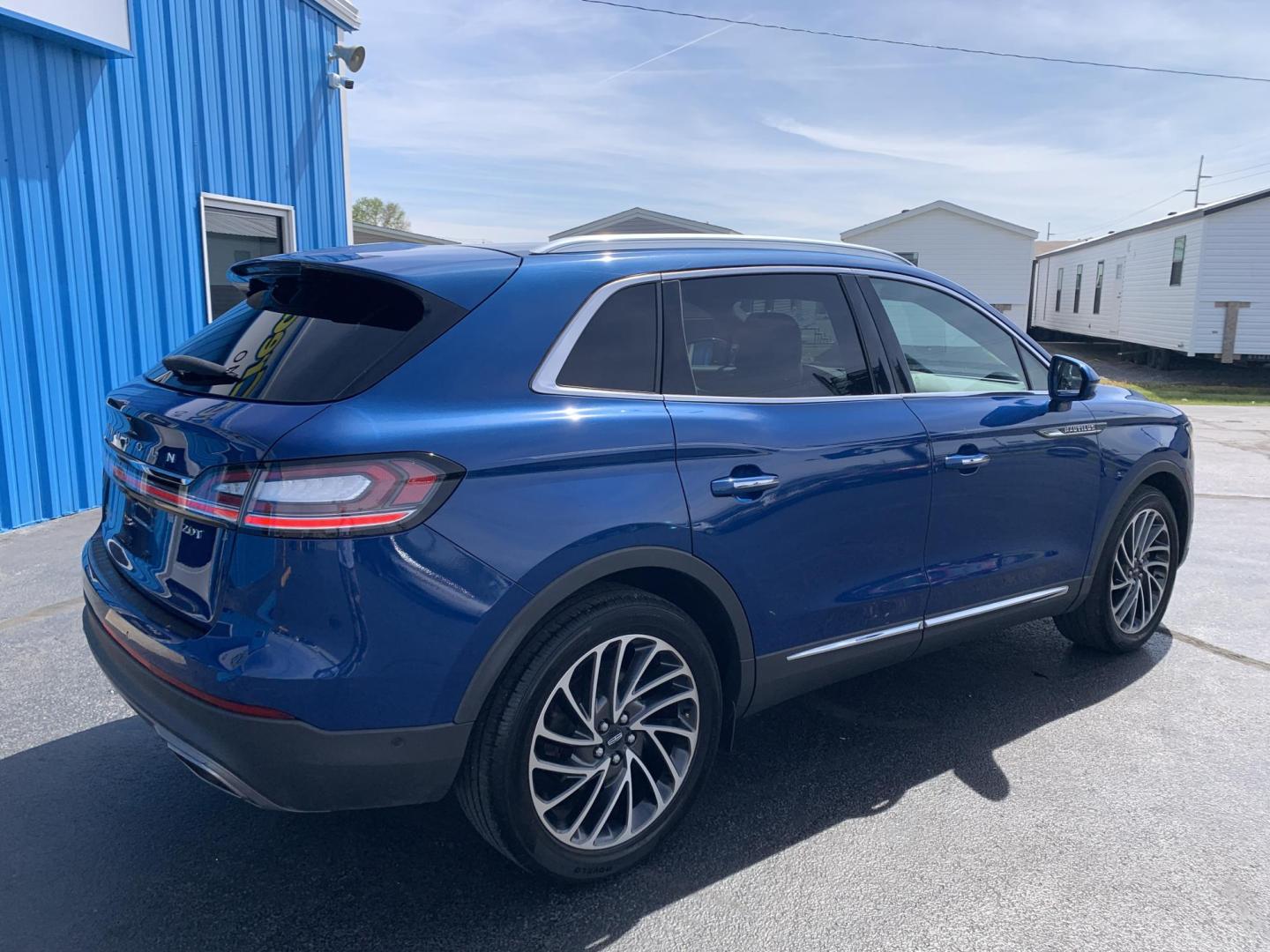 2020 BLUE /GRAY Lincoln Nautilus Reserve (2LMPJ6K90LB) with an 2.0L L4 DOHC 16V engine, Automatic transmission, located at 506 S. Kingshighway, Cape Girardeau, MO, 63703, (573) 235-5000, 37.294991, -89.553635 - 2020 Lincoln Nautilus Reserve 122,xxx miles Adaptive Cruise Heated and Cooled Seats Leather Backup Camera Sunroof Blind Spot Monitor Rear Heated Seats We have financing available and we accept trades! Fill out a credit application on our website or come by today! If you have any question - Photo#10