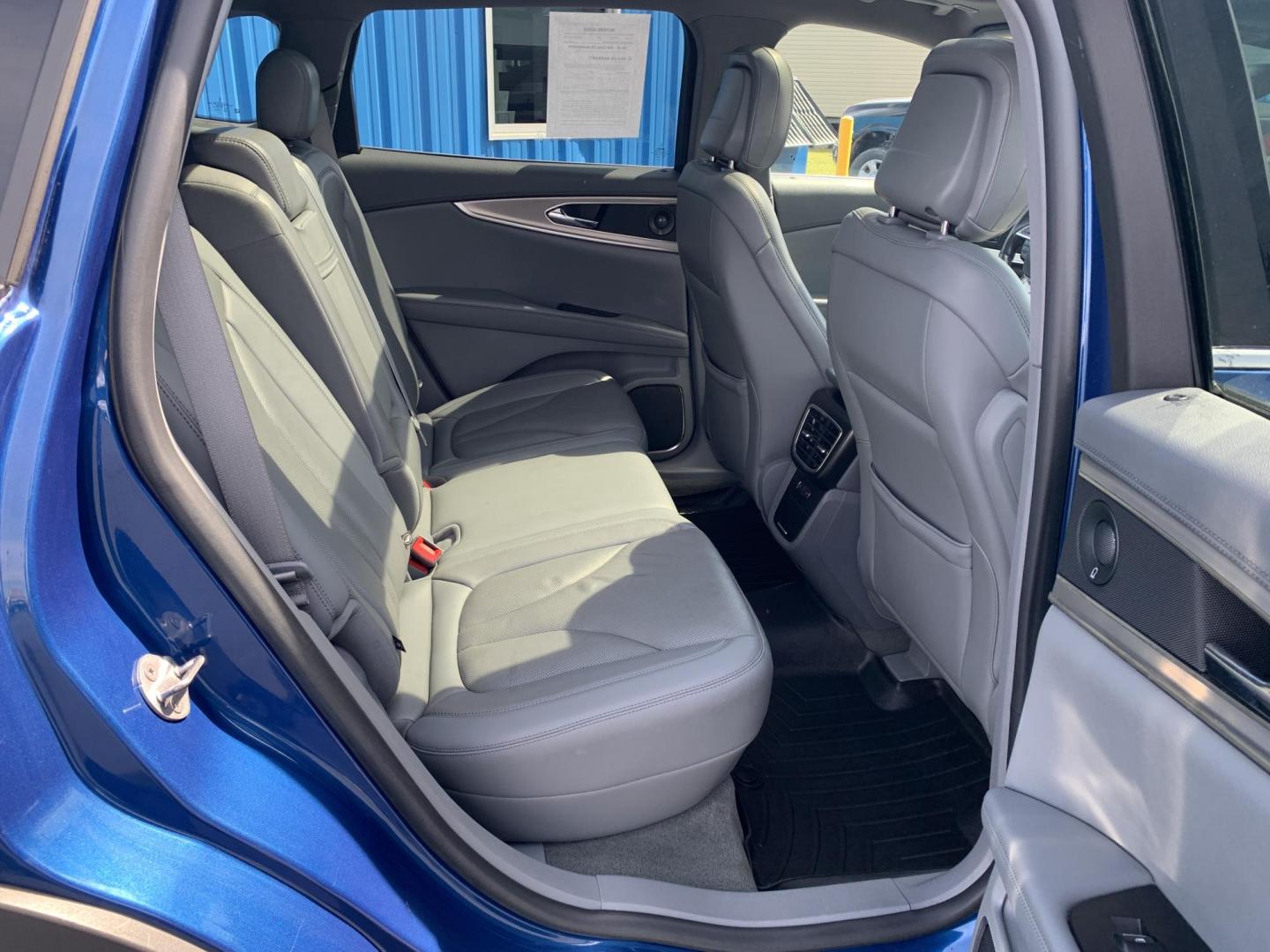 2020 BLUE /GRAY Lincoln Nautilus Reserve (2LMPJ6K90LB) with an 2.0L L4 DOHC 16V engine, Automatic transmission, located at 506 S. Kingshighway, Cape Girardeau, MO, 63703, (573) 235-5000, 37.294991, -89.553635 - 2020 Lincoln Nautilus Reserve 122,xxx miles Adaptive Cruise Heated and Cooled Seats Leather Backup Camera Sunroof Blind Spot Monitor Rear Heated Seats We have financing available and we accept trades! Fill out a credit application on our website or come by today! If you have any question - Photo#15