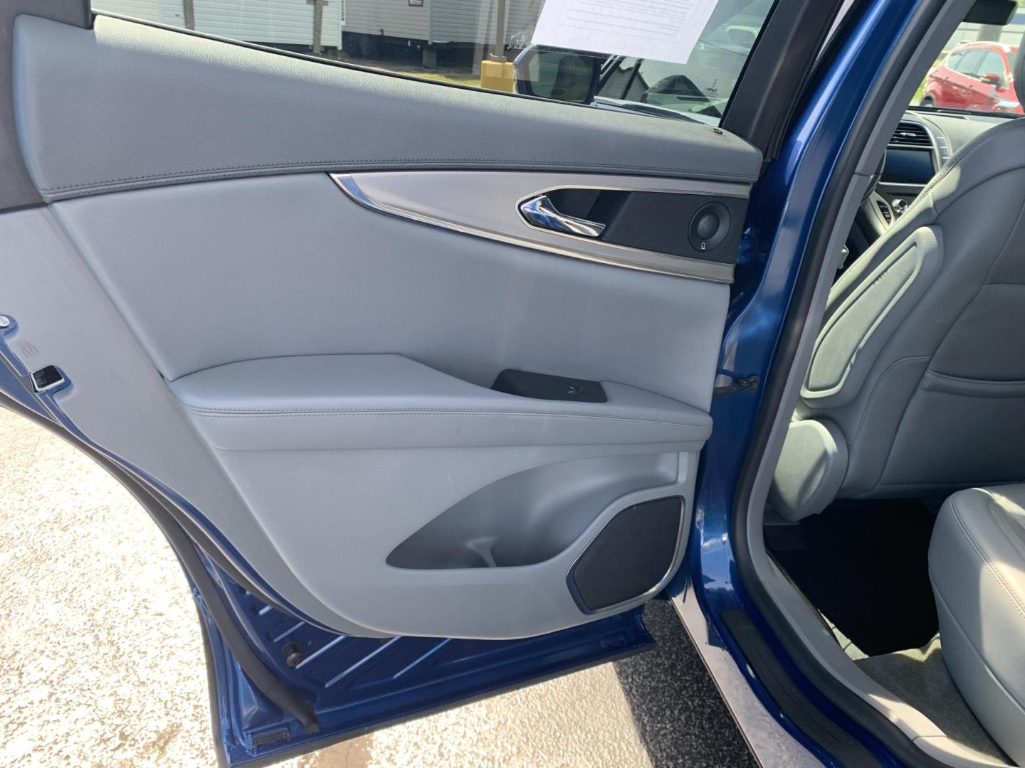 2020 BLUE /GRAY Lincoln Nautilus Reserve (2LMPJ6K90LB) with an 2.0L L4 DOHC 16V engine, Automatic transmission, located at 506 S. Kingshighway, Cape Girardeau, MO, 63703, (573) 235-5000, 37.294991, -89.553635 - 2020 Lincoln Nautilus Reserve 122,xxx miles Adaptive Cruise Heated and Cooled Seats Leather Backup Camera Sunroof Blind Spot Monitor Rear Heated Seats We have financing available and we accept trades! Fill out a credit application on our website or come by today! If you have any question - Photo#18