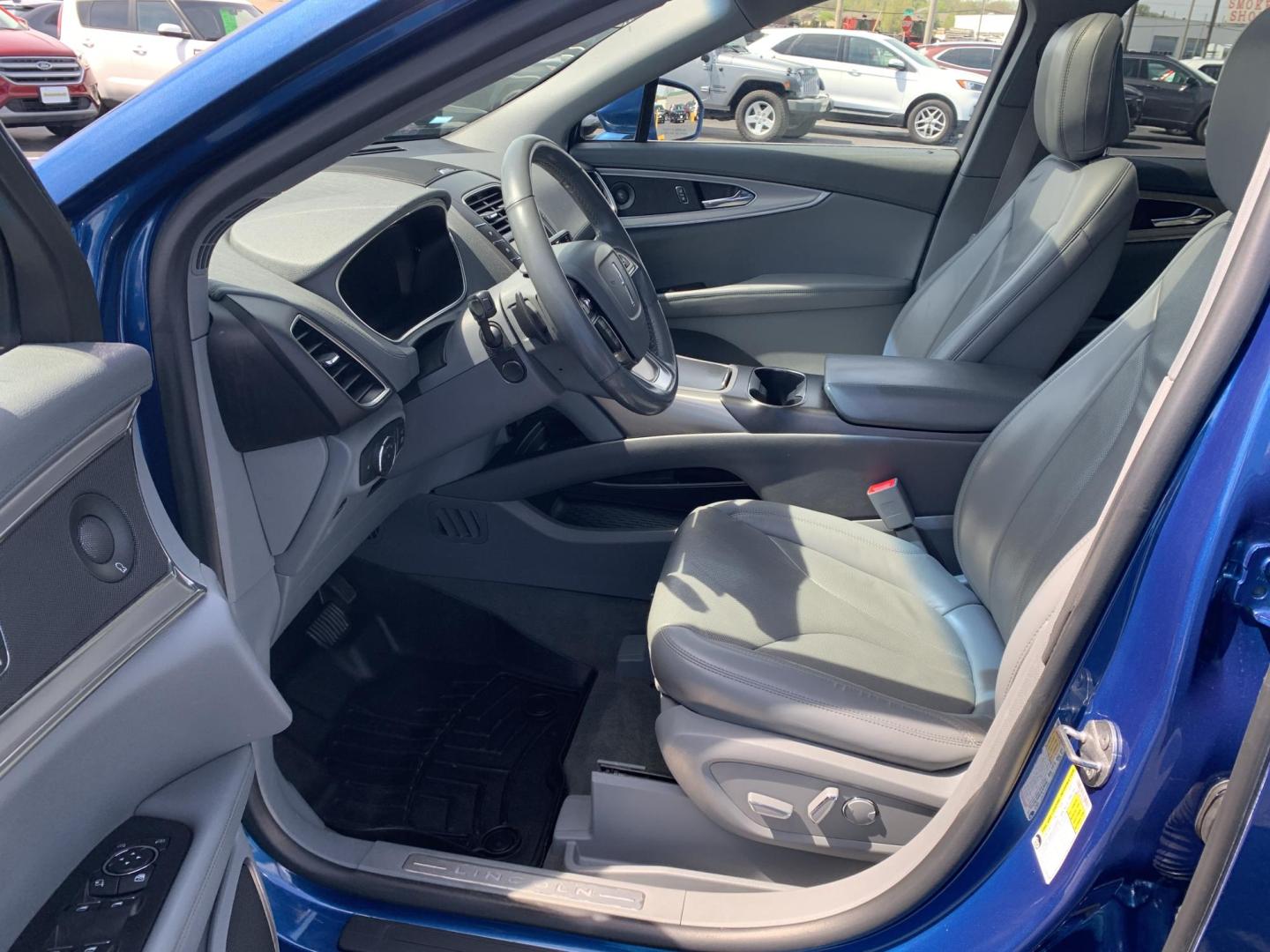 2020 BLUE /GRAY Lincoln Nautilus Reserve (2LMPJ6K90LB) with an 2.0L L4 DOHC 16V engine, Automatic transmission, located at 506 S. Kingshighway, Cape Girardeau, MO, 63703, (573) 235-5000, 37.294991, -89.553635 - 2020 Lincoln Nautilus Reserve 122,xxx miles Adaptive Cruise Heated and Cooled Seats Leather Backup Camera Sunroof Blind Spot Monitor Rear Heated Seats We have financing available and we accept trades! Fill out a credit application on our website or come by today! If you have any question - Photo#21