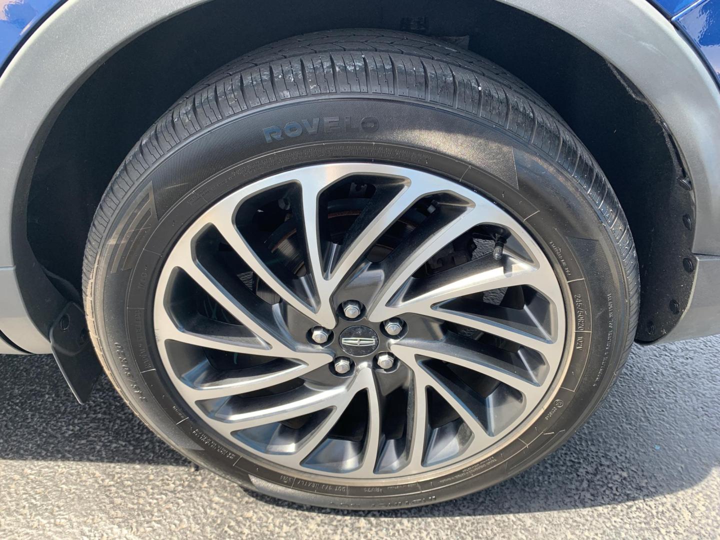 2020 BLUE /GRAY Lincoln Nautilus Reserve (2LMPJ6K90LB) with an 2.0L L4 DOHC 16V engine, Automatic transmission, located at 506 S. Kingshighway, Cape Girardeau, MO, 63703, (573) 235-5000, 37.294991, -89.553635 - 2020 Lincoln Nautilus Reserve 122,xxx miles Adaptive Cruise Heated and Cooled Seats Leather Backup Camera Sunroof Blind Spot Monitor Rear Heated Seats We have financing available and we accept trades! Fill out a credit application on our website or come by today! If you have any question - Photo#34