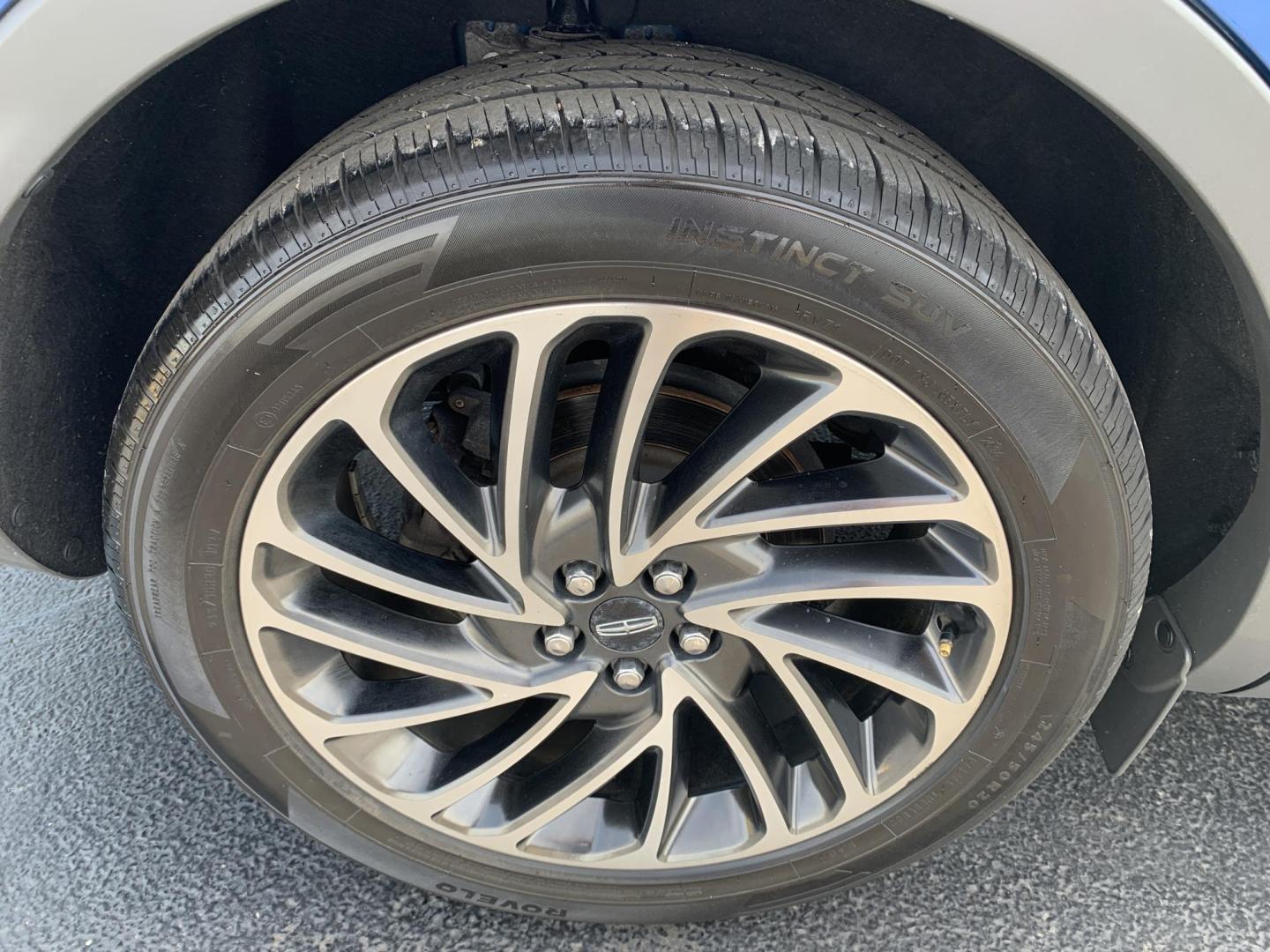 2020 BLUE /GRAY Lincoln Nautilus Reserve (2LMPJ6K90LB) with an 2.0L L4 DOHC 16V engine, Automatic transmission, located at 506 S. Kingshighway, Cape Girardeau, MO, 63703, (573) 235-5000, 37.294991, -89.553635 - 2020 Lincoln Nautilus Reserve 122,xxx miles Adaptive Cruise Heated and Cooled Seats Leather Backup Camera Sunroof Blind Spot Monitor Rear Heated Seats We have financing available and we accept trades! Fill out a credit application on our website or come by today! If you have any question - Photo#37